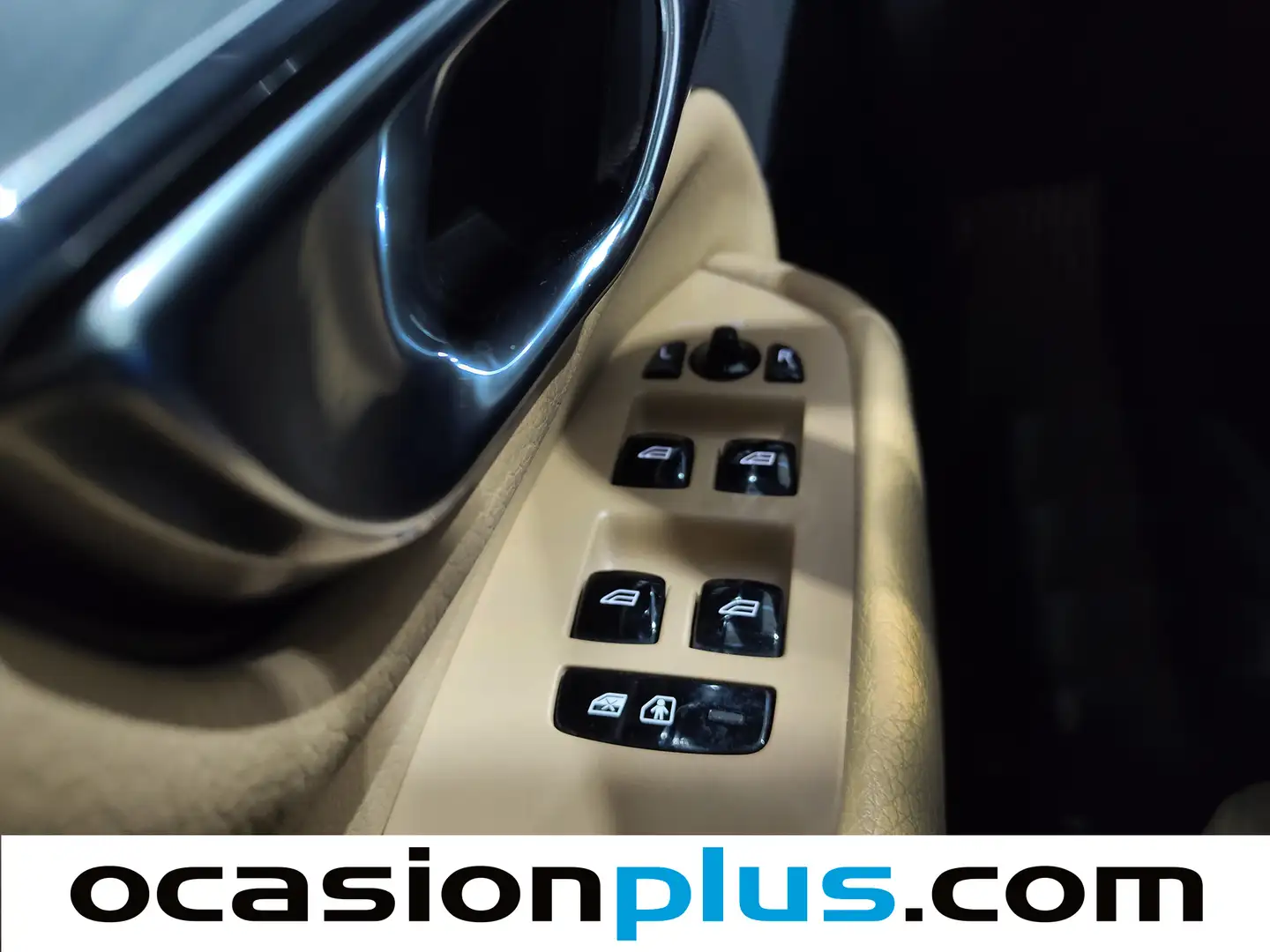 Foto Volvo XC90 Volvo XC90 T8 Momentum AWD Auto (390 CV) 7 Plazas