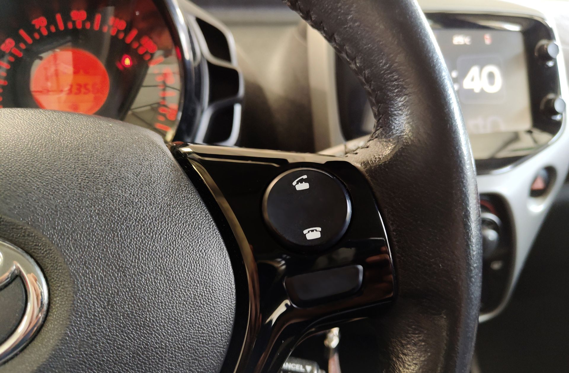 Toyota Aygo 1.0 70 x-play - foto 23