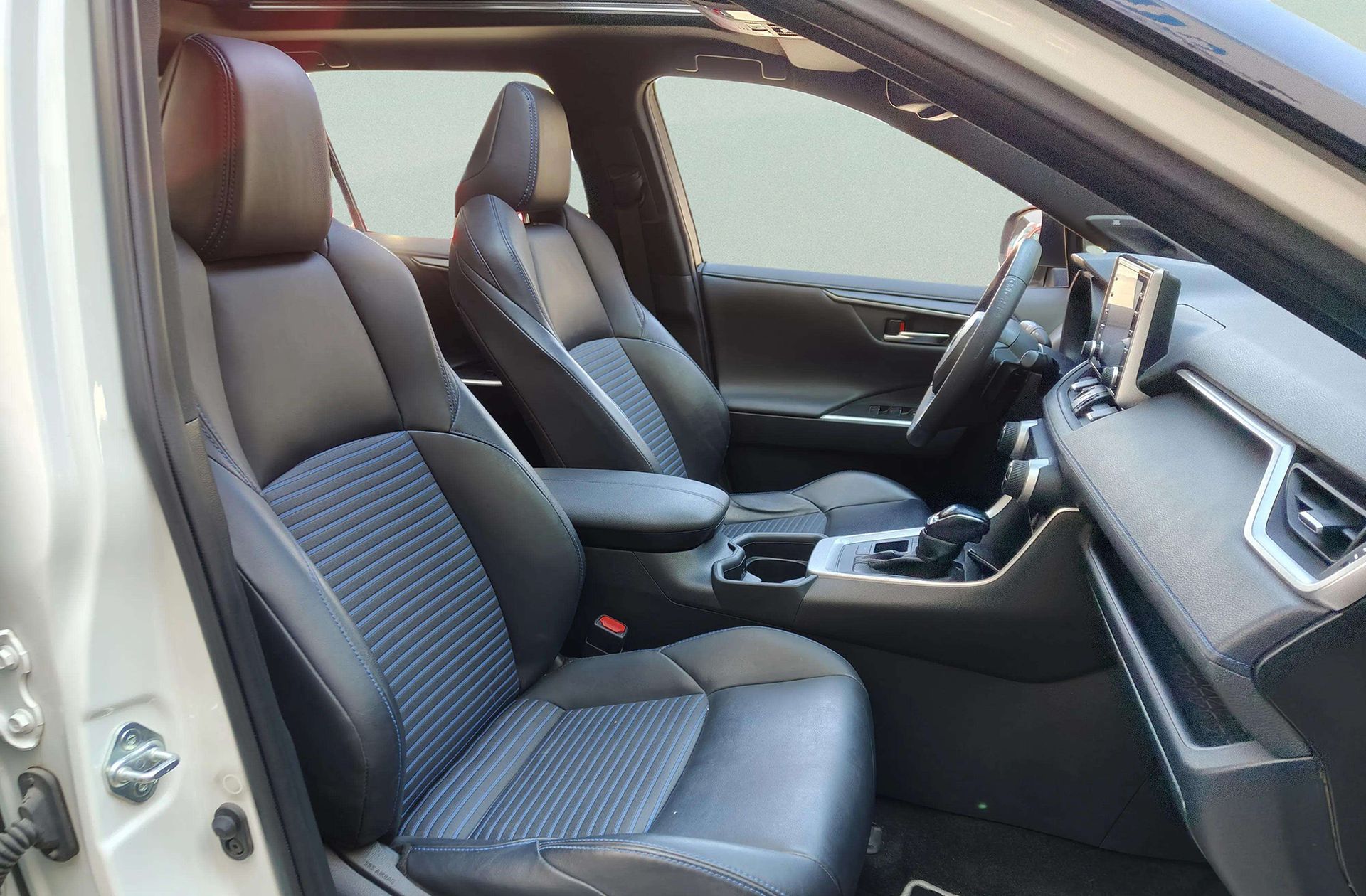 Toyota RAV4 2.5l hybrid Feel! - foto 23