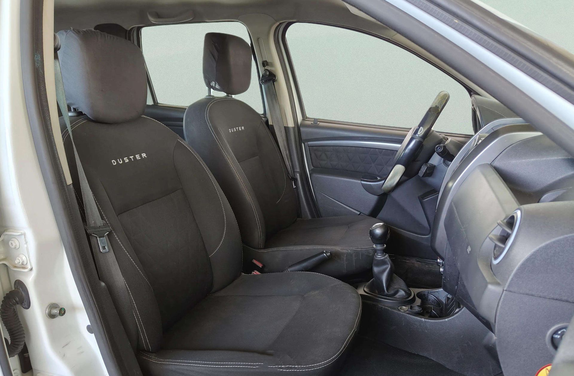 Dacia Duster Laureate dCi - foto 15