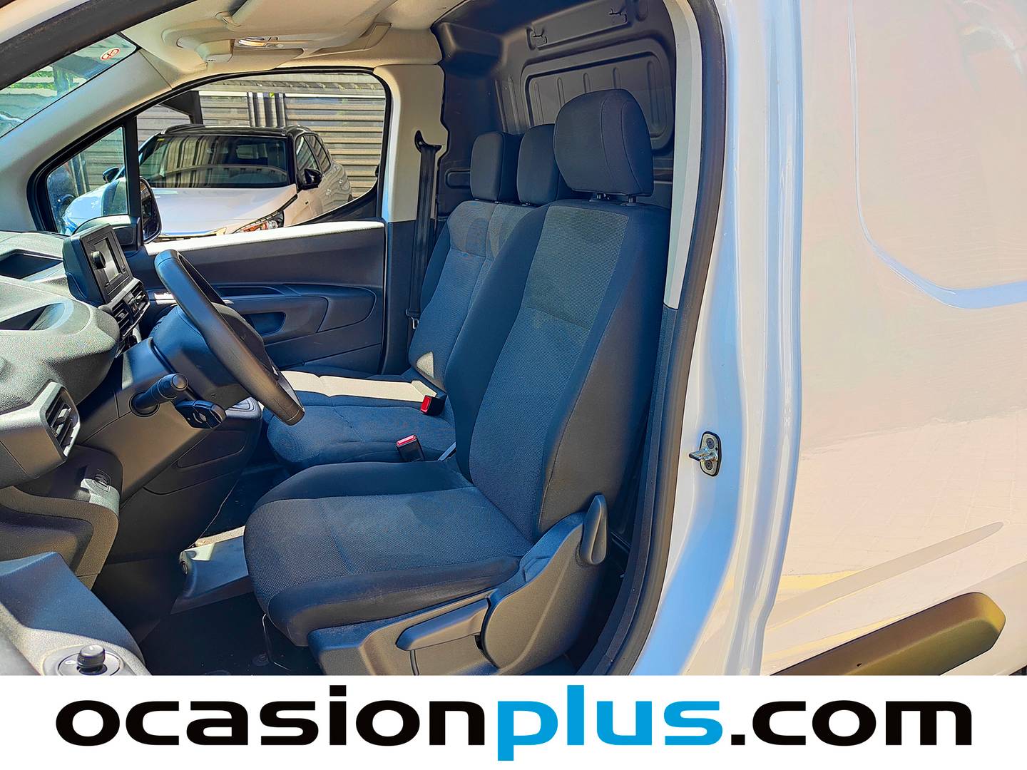 Foto asientos delanteros Peugeot Partner Peugeot Partner Furgon BlueHDi 100 Standard 1000kg (102 CV)