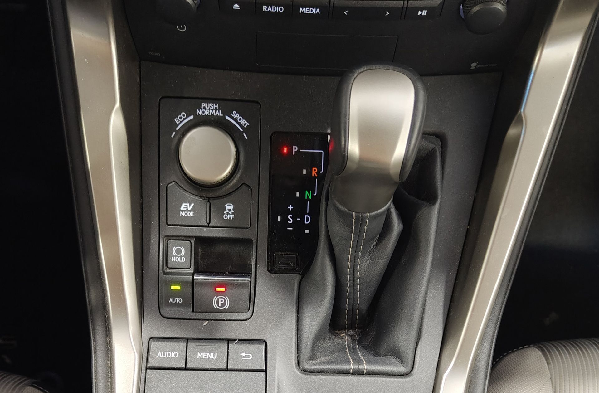 Lexus NX 300h Corporate 2WD Navibox - foto 5