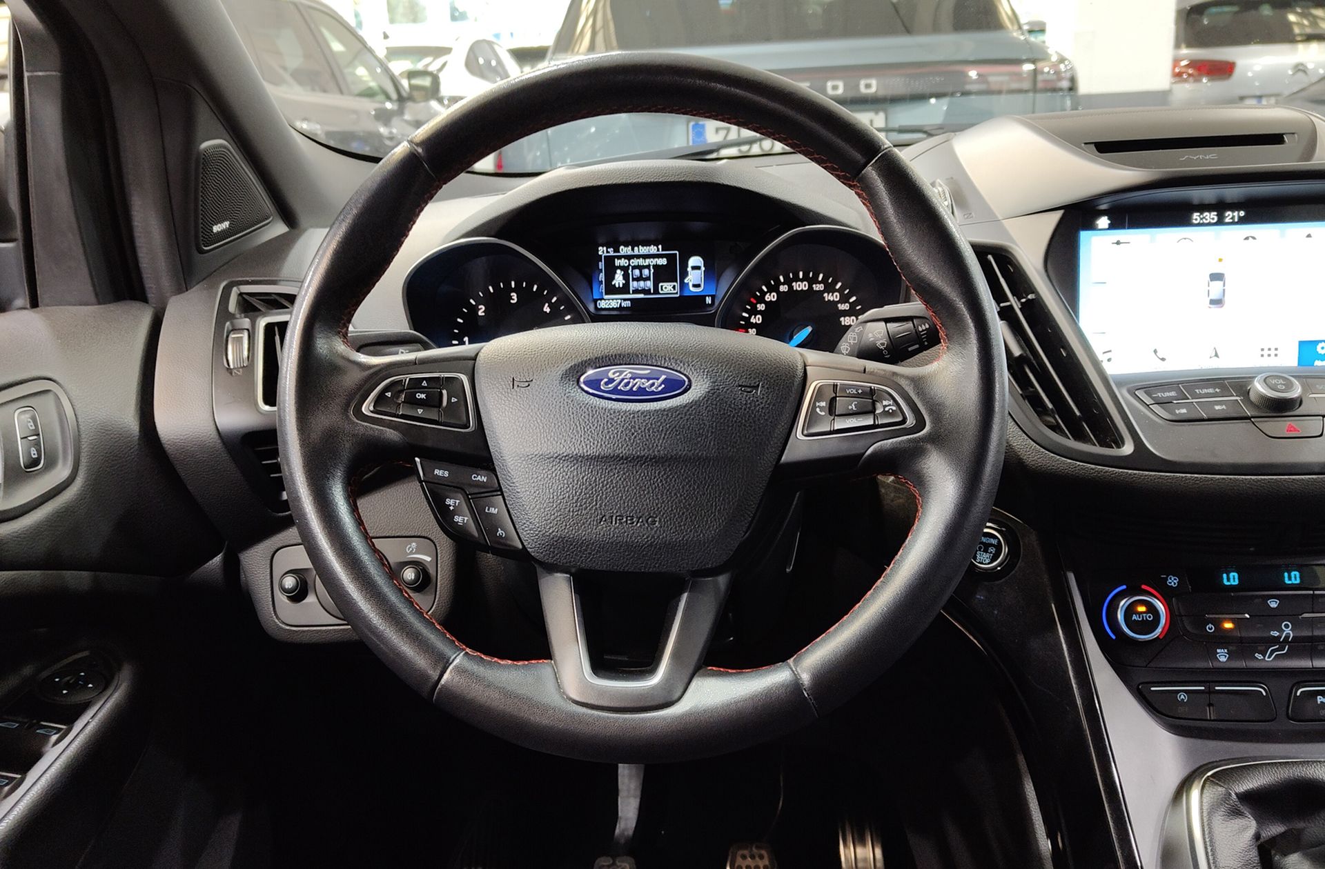 Ford Kuga 2.0 TDCi ST-Line 4x2 - foto 23