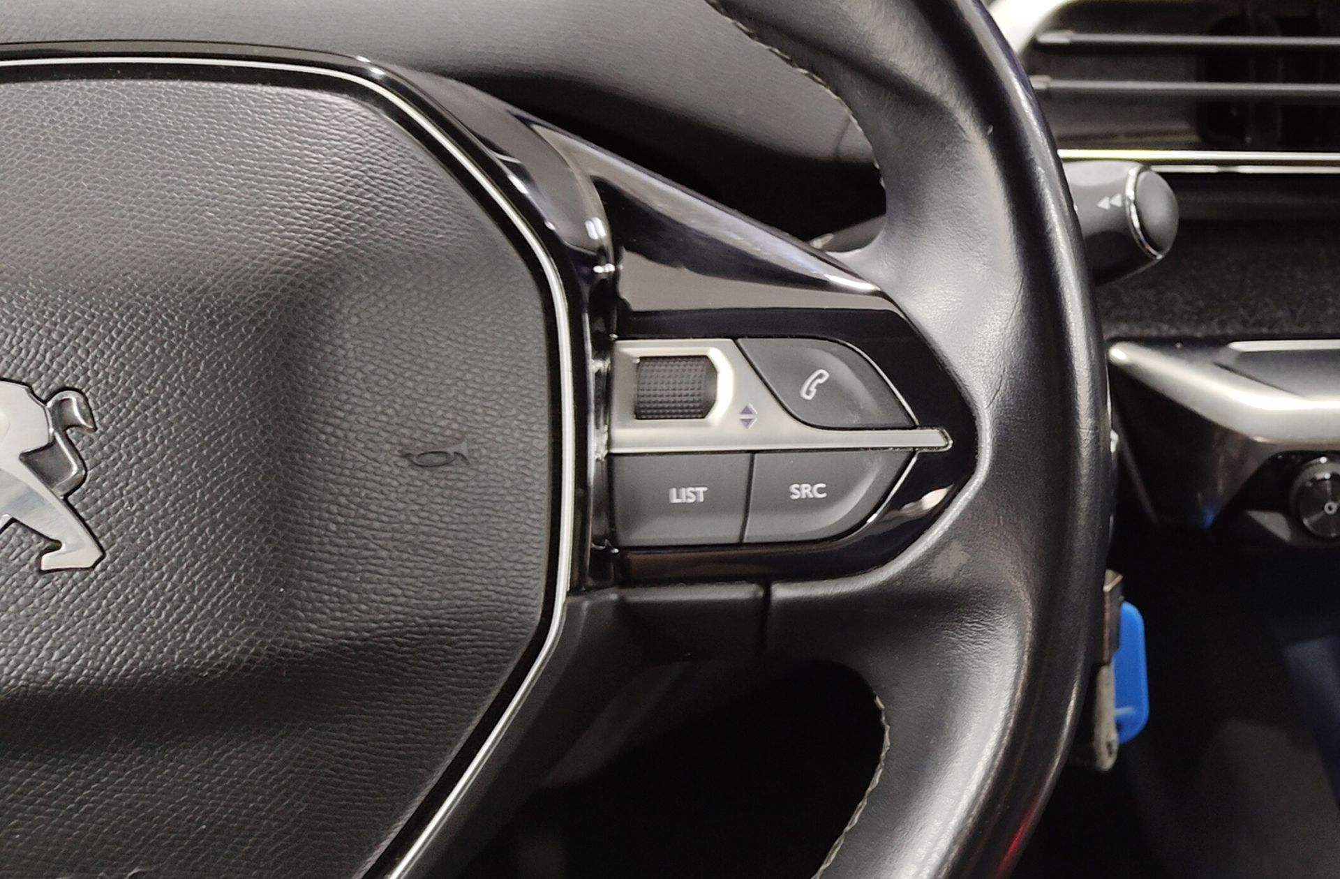 Peugeot 5008 PureTech 130 Allure 7 plazas - foto 30
