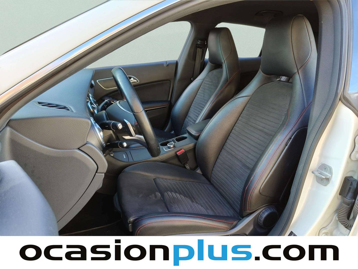 Foto Mercedes CLA Mercedes-Benz CLA Shooting Brake 200 d AMG Line (136 CV)