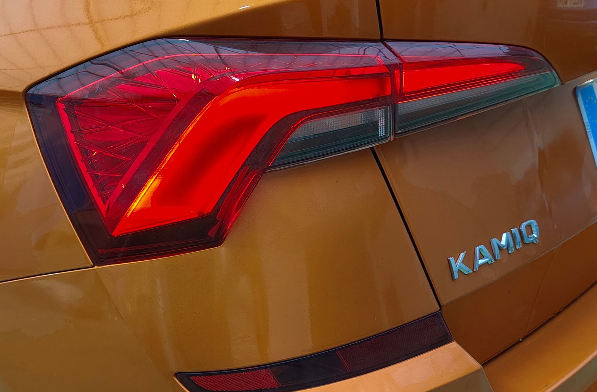 Škoda Kamiq 1.0 TSI Emotion - foto 17