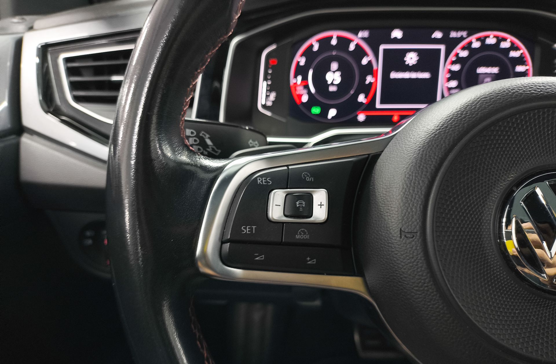 Volkswagen Polo GTI 2.0 TSI DSG - foto 26