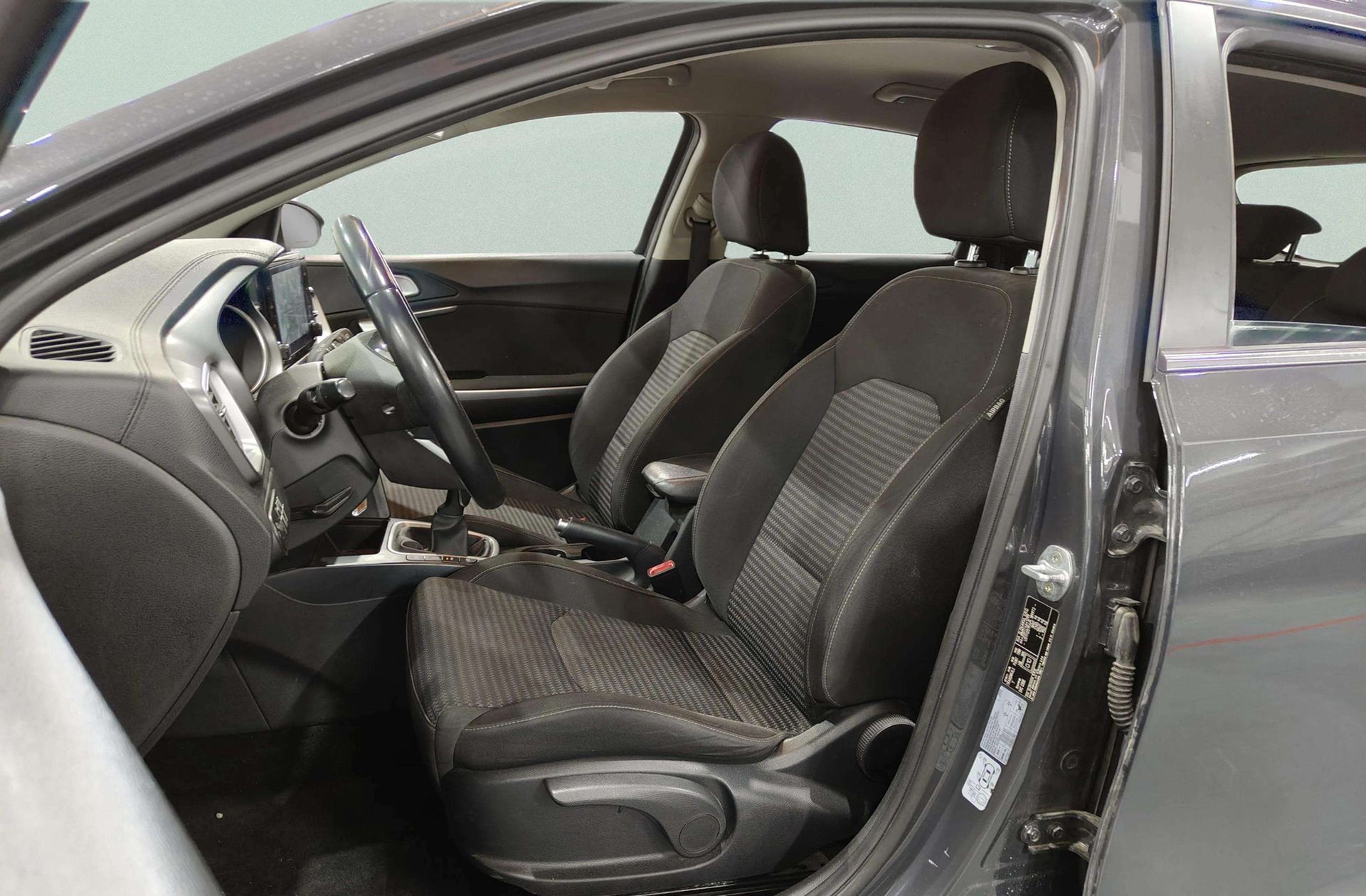 Kia Ceed 1.6 MHEV iMT Drive - foto 10