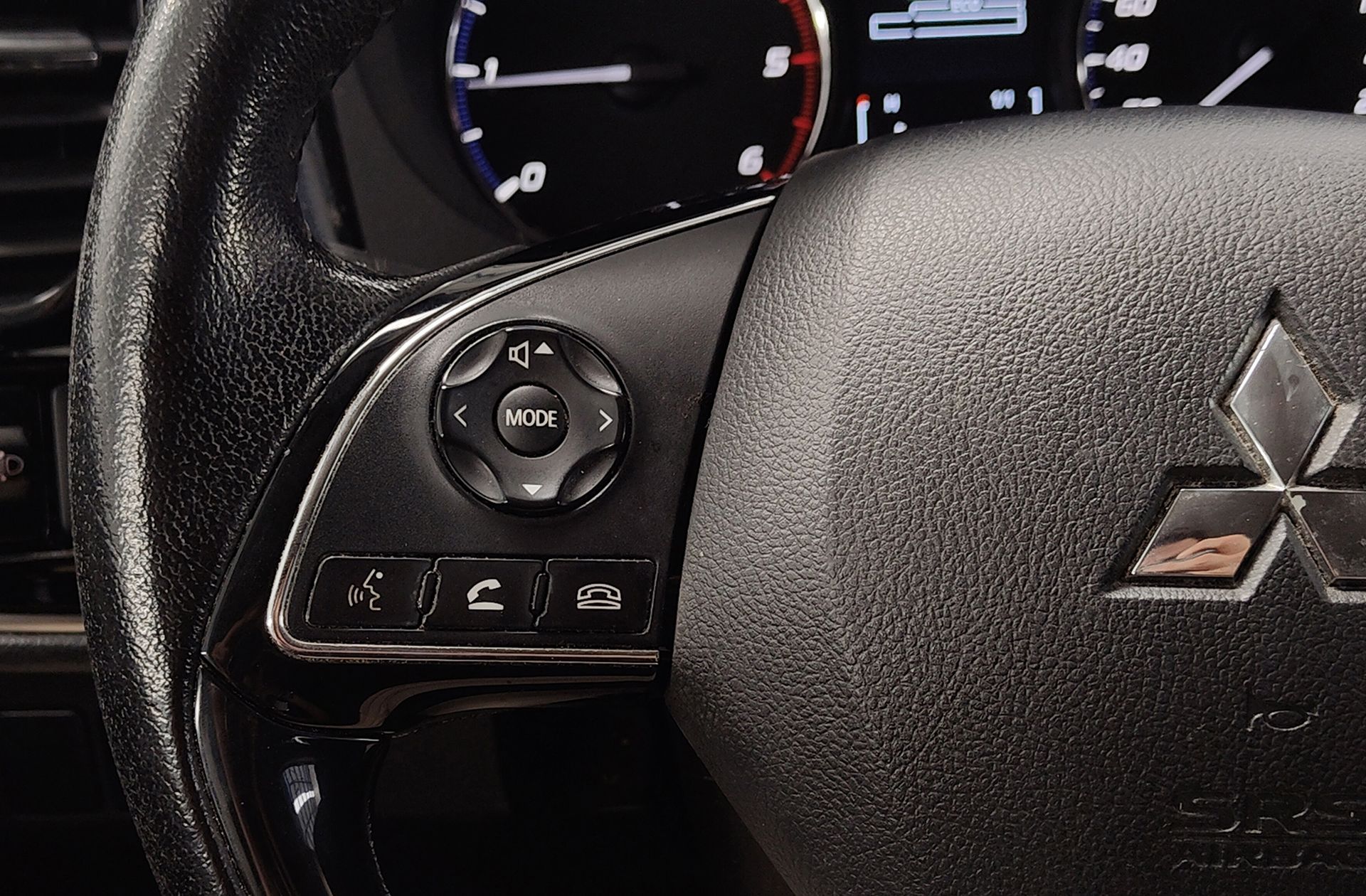 Mitsubishi Outlander 220 DI-D Motion 2WD - foto 23