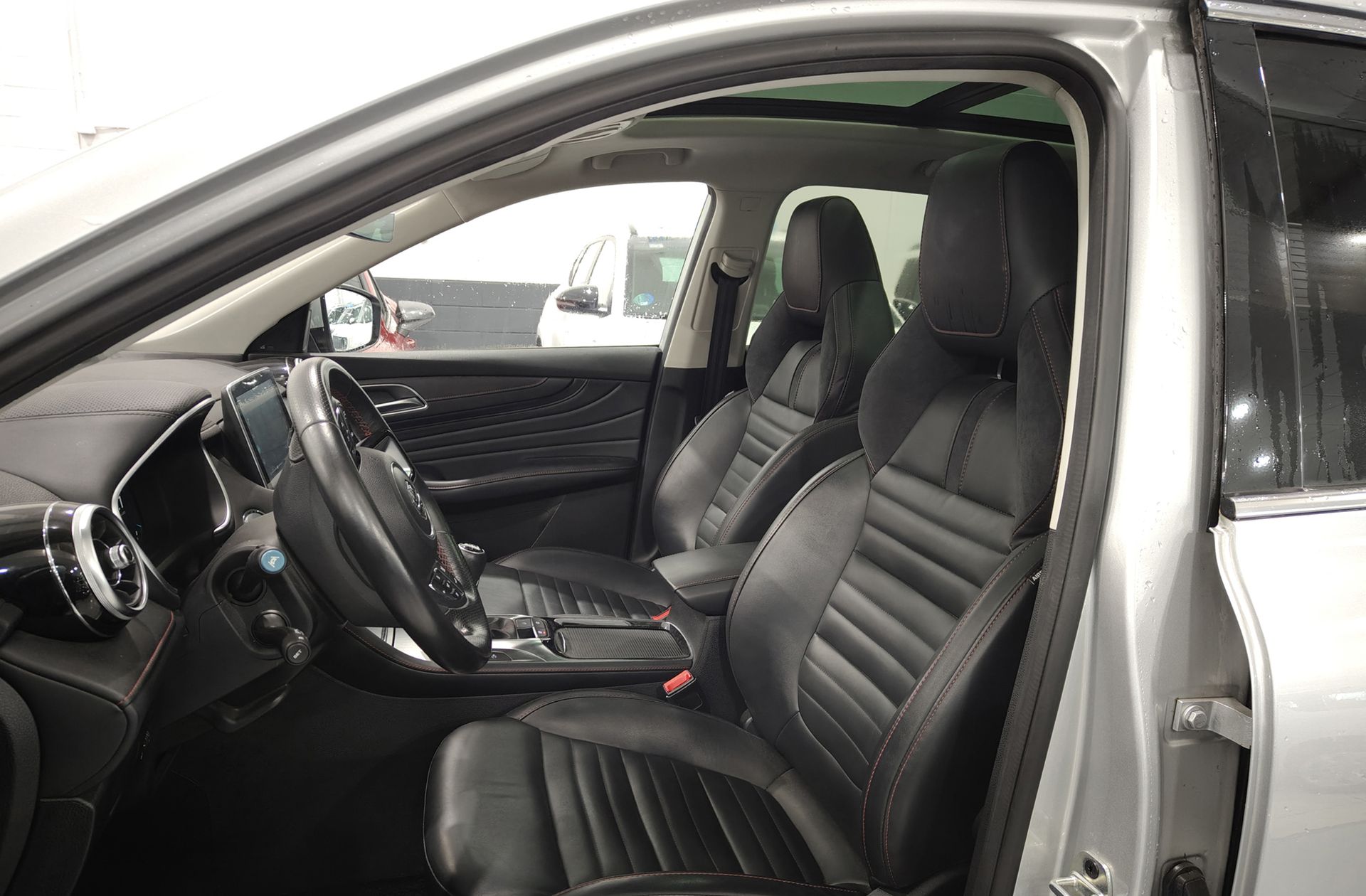 MG HS 1.5 Turbo GDI Luxury - foto 11
