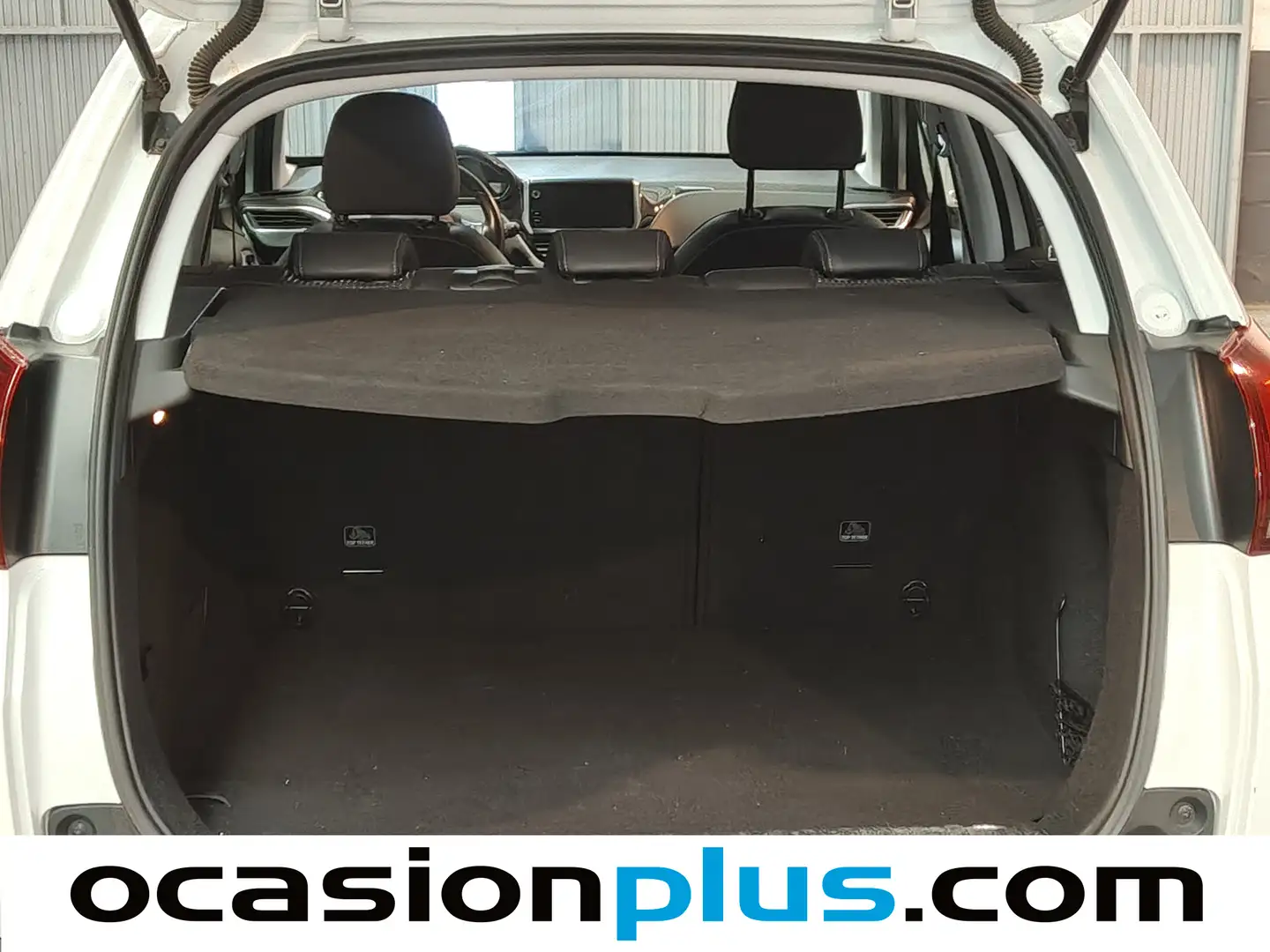 Foto Peugeot 2008 Peugeot 2008 BlueHDi 120 Allure Auto (120 CV)