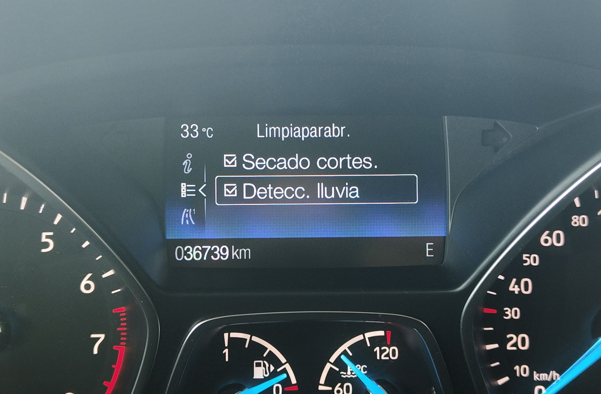 Ford Kuga 1.5 EcoBoost ST-Line Limited Edition 4x2 - foto 37