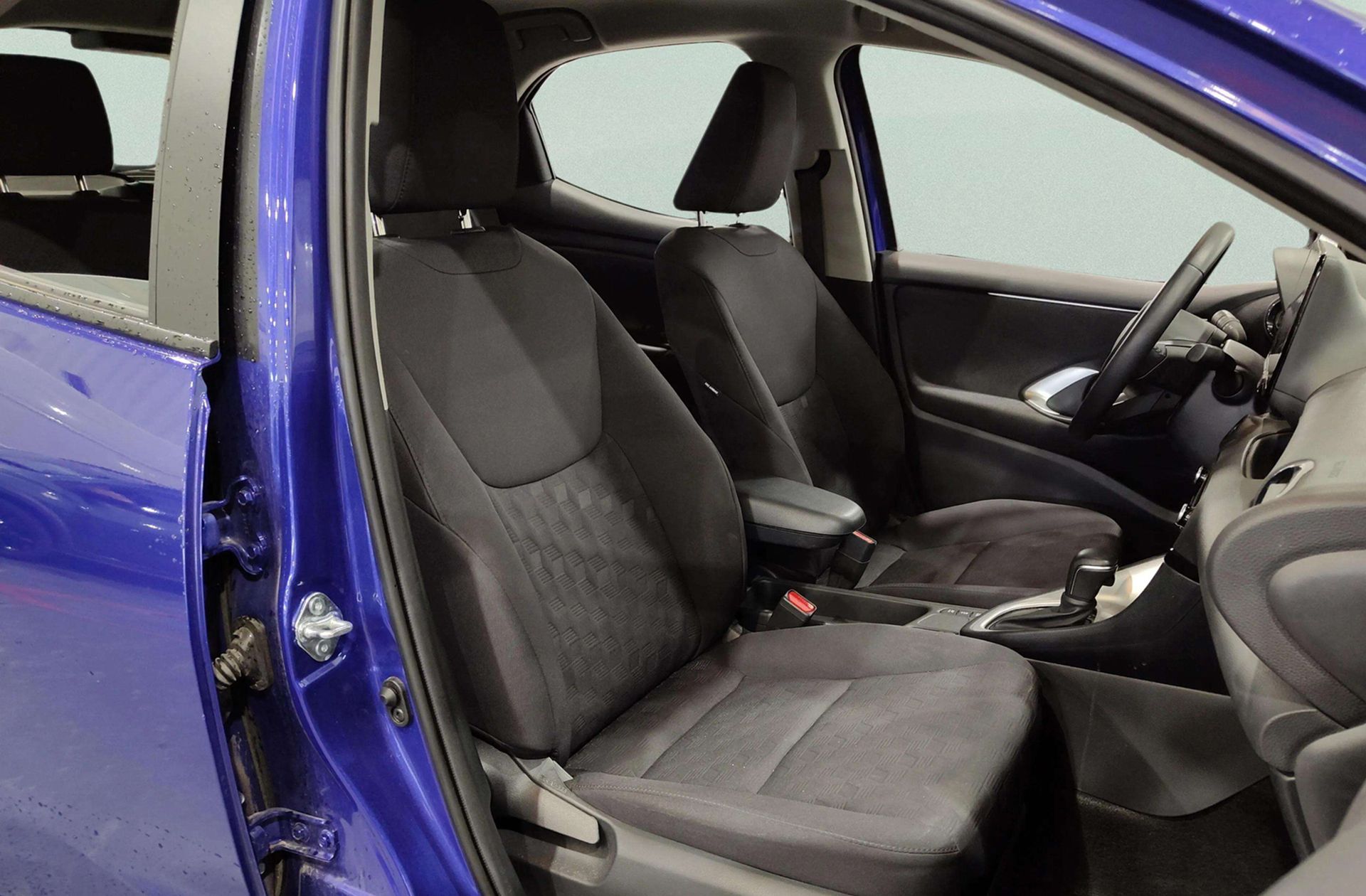 Toyota Yaris 120H Active Plus - foto 16