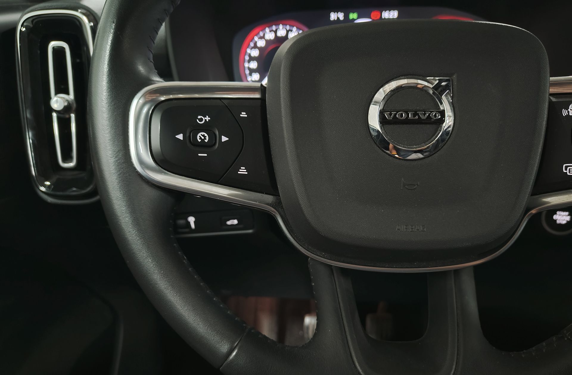 Volvo XC40 T3 Business Plus - foto 31
