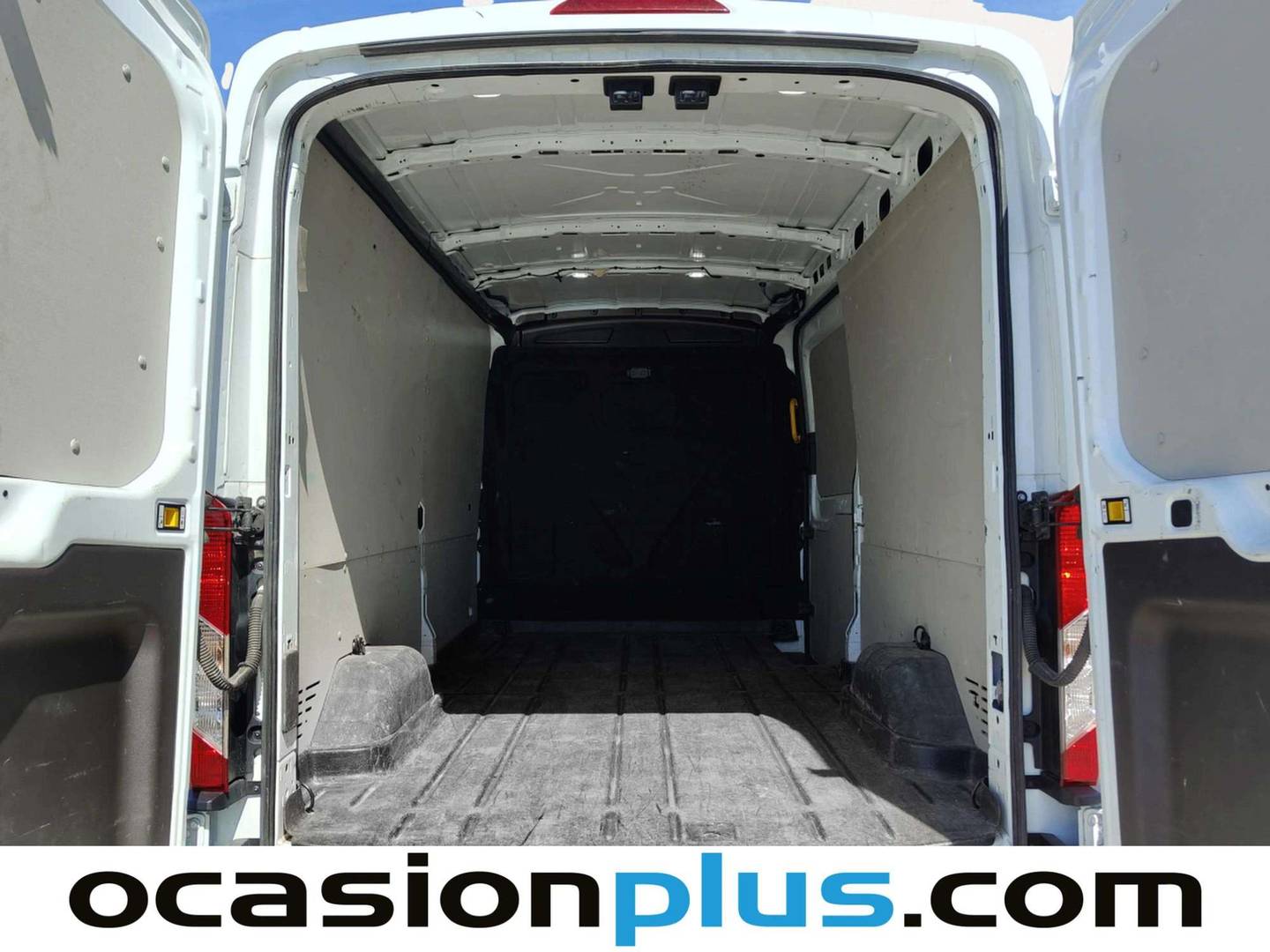 Foto asientos traseros Ford Transit Ford Transit Furgon 350 L3H2 Trend (130 CV)