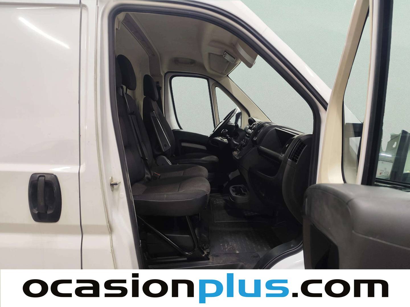 Foto asientos traseros Opel Movano Opel Movano Furgon 2.2 BlueHDi Base L3H2 3.5T (140 CV)