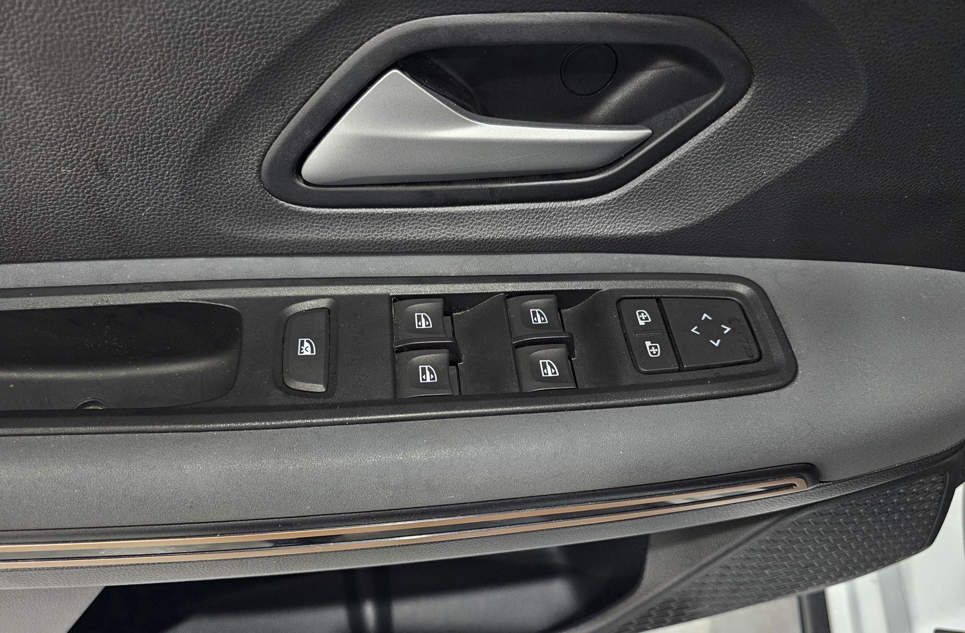 Dacia Sandero Stepway Expression Go TCe - foto 33