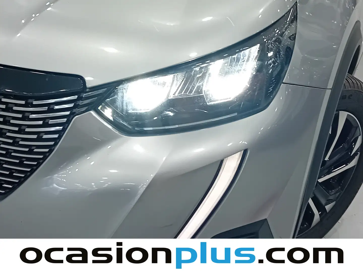 Foto Peugeot 2008 Peugeot 2008 PureTech 130 S&S Allure Pack EAT8 (130 CV)