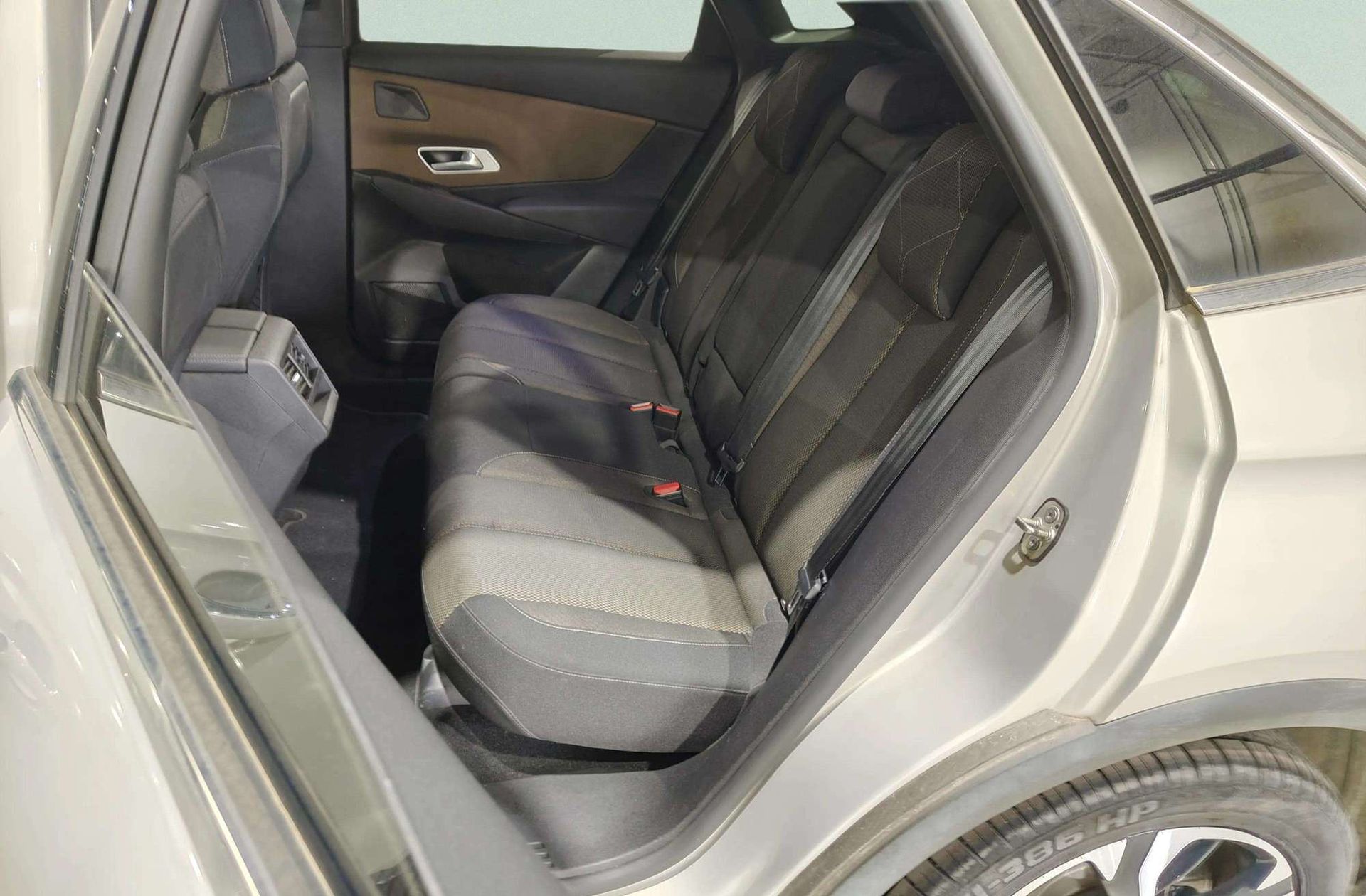 DS DS 7 Crossback PureTech 180 Bastille+ - foto 12