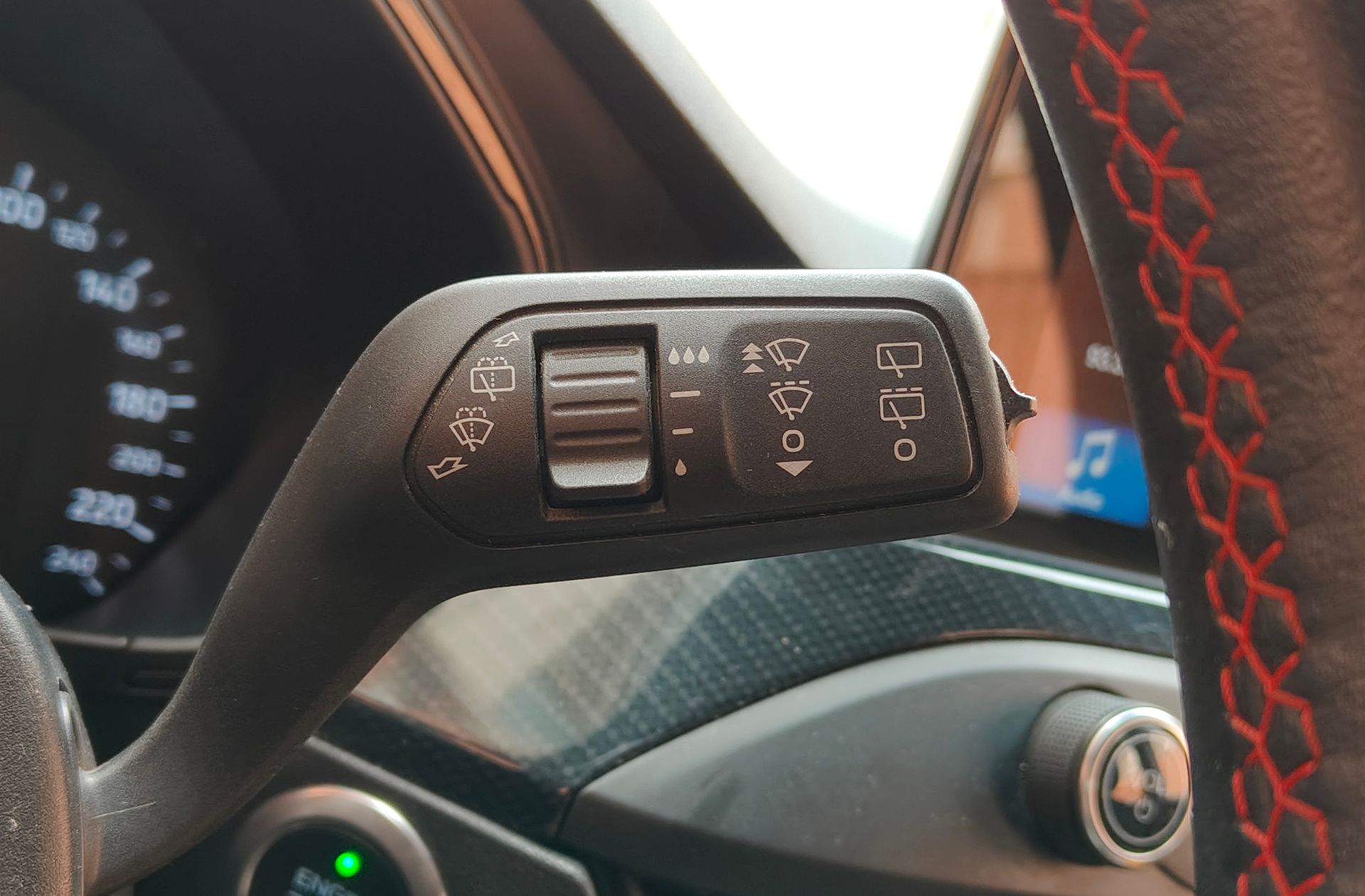 Ford Focus 1.5 EcoBlue ST-Line - foto 25