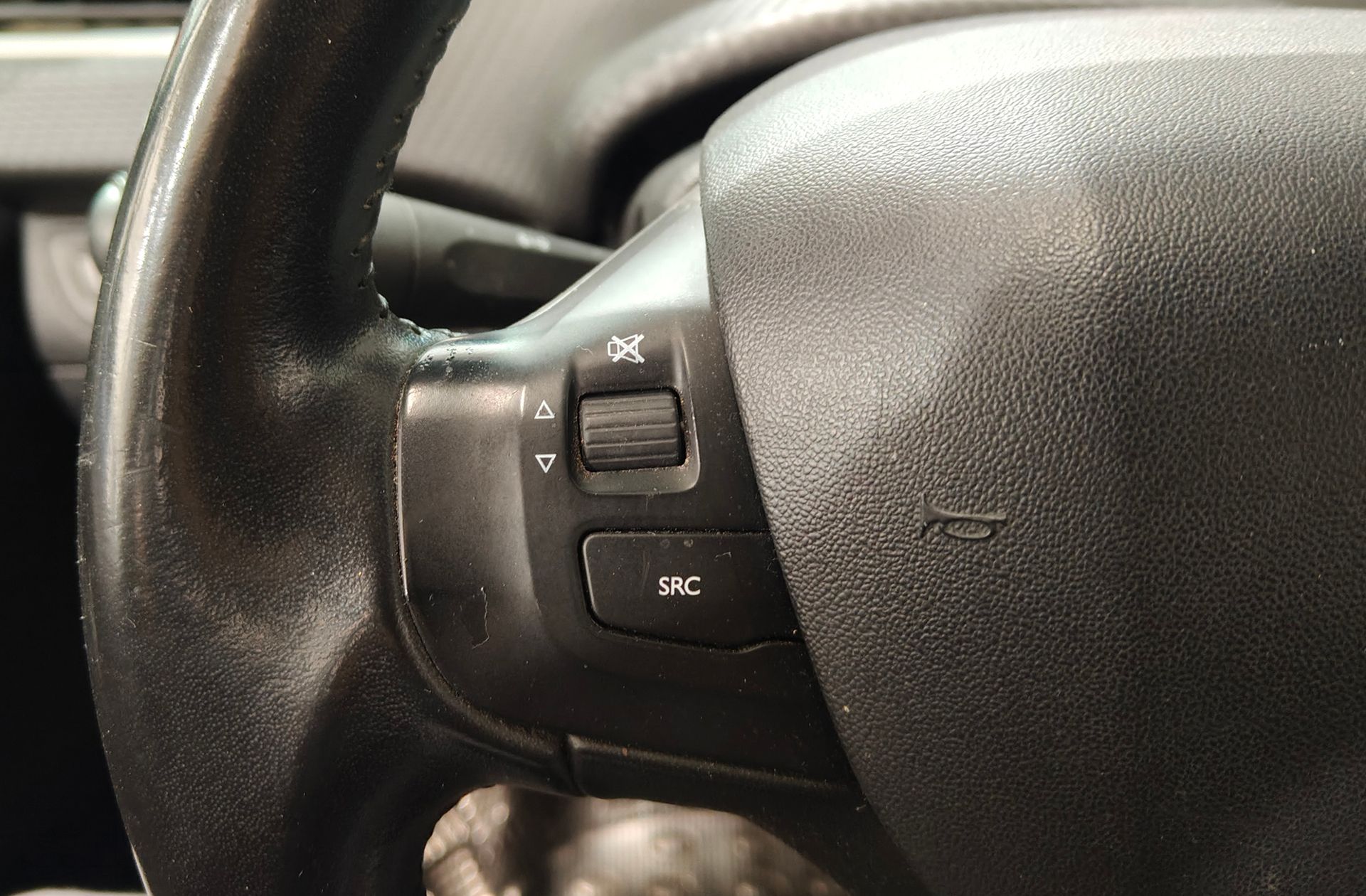 Peugeot 208 Style BlueHDi - foto 22