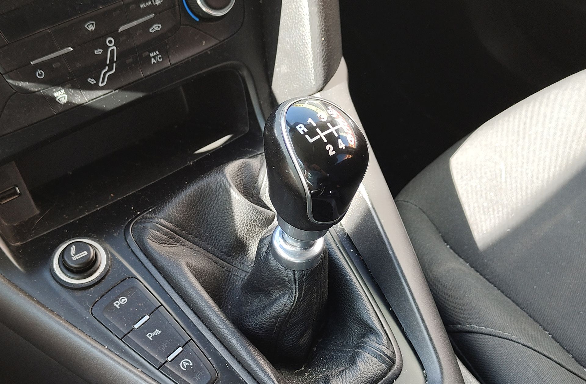 Ford Focus SportBreak 1.0 EcoBoost Business - foto 5