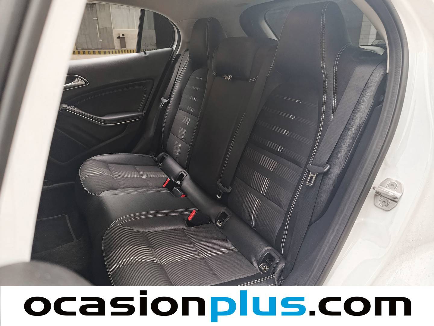 Foto asientos traseros Mercedes GLA Mercedes-Benz GLA 180 (122 CV)