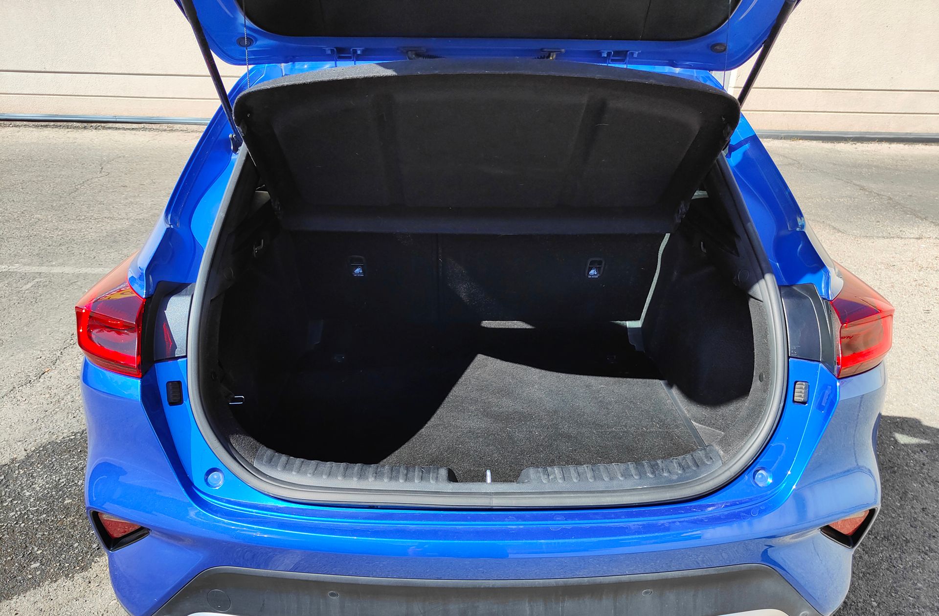 Kia XCeed 1.6 MHEV iMT Tech - foto 17