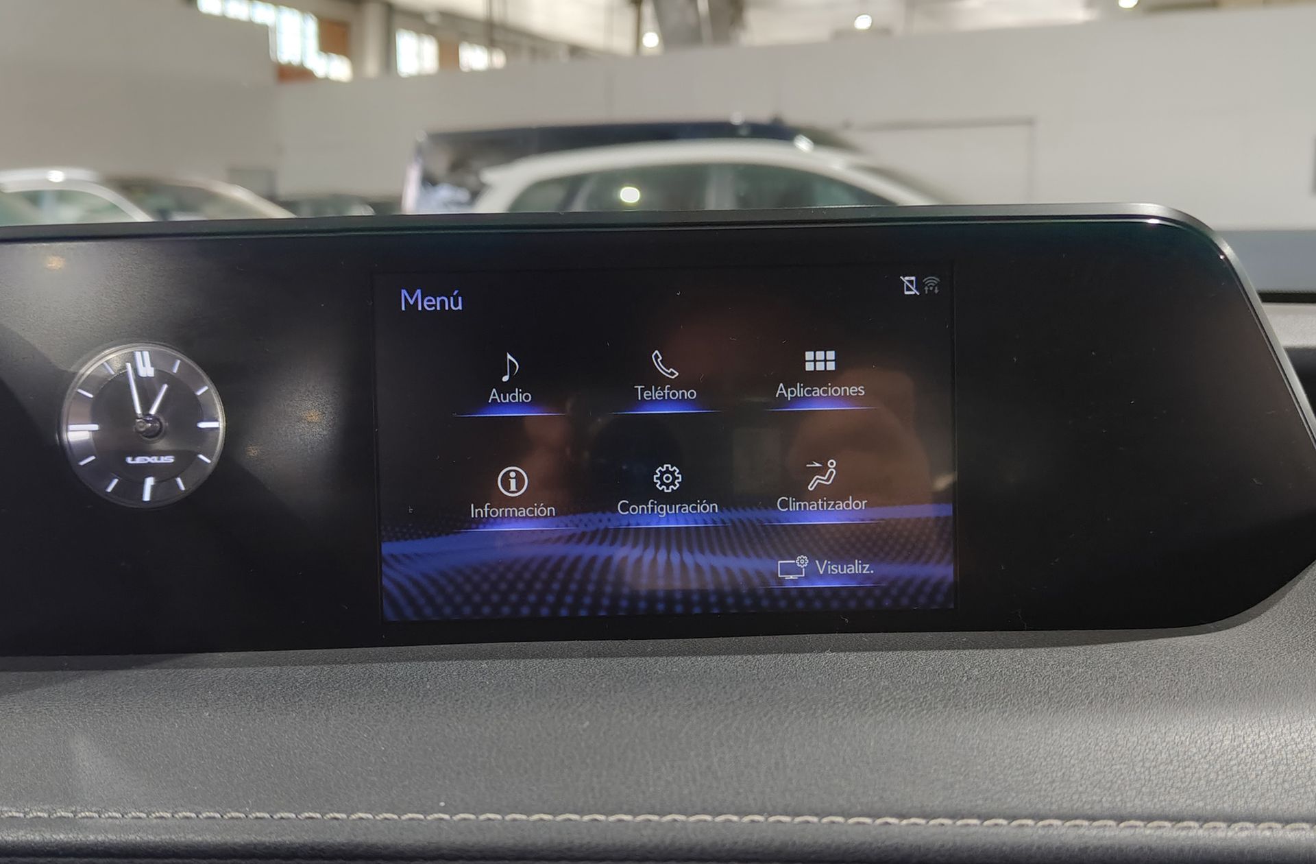Lexus UX 250h Business 2WD - foto 28