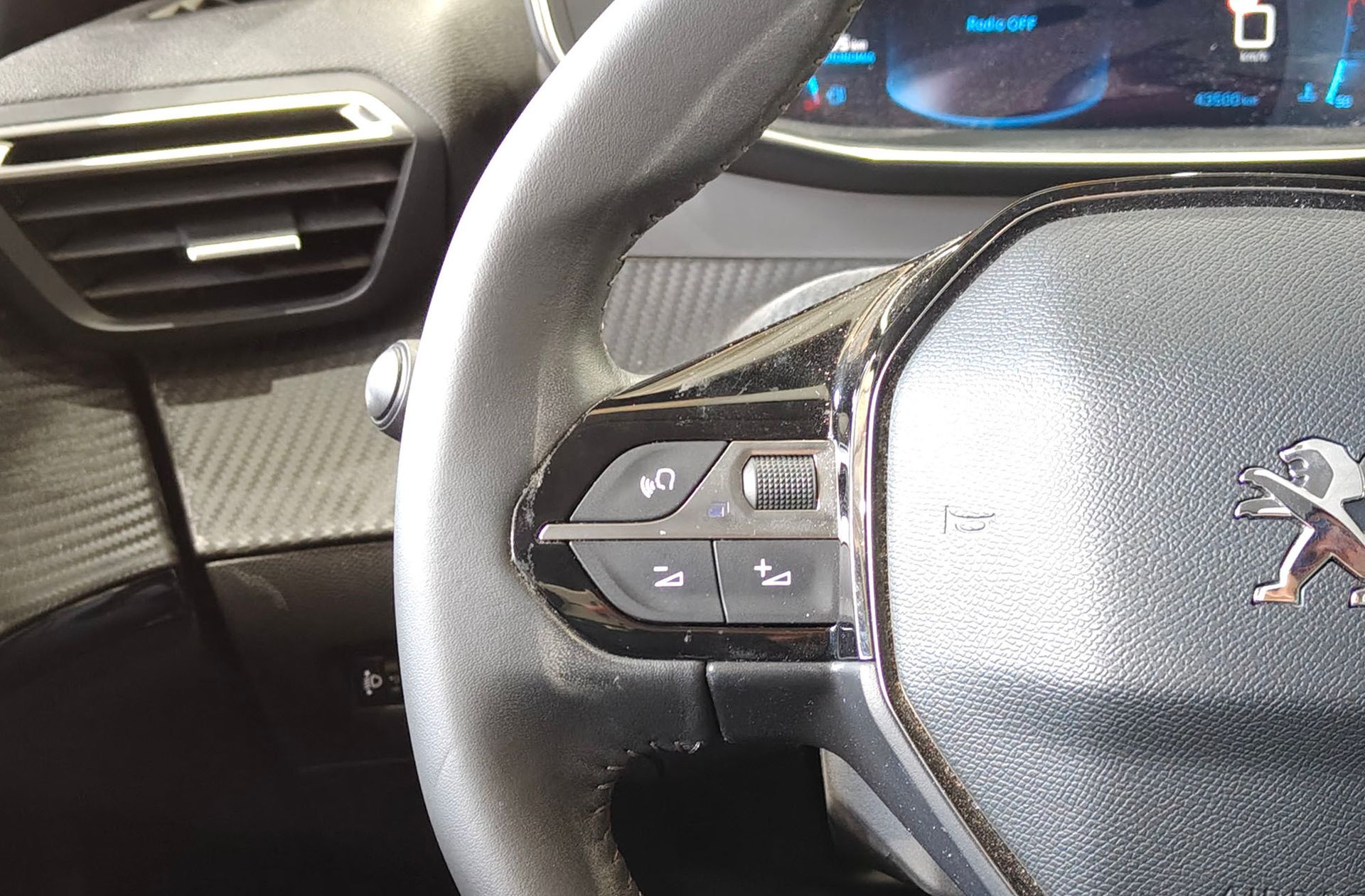 Peugeot 208 PureTech 100 Allure Pack - foto 25