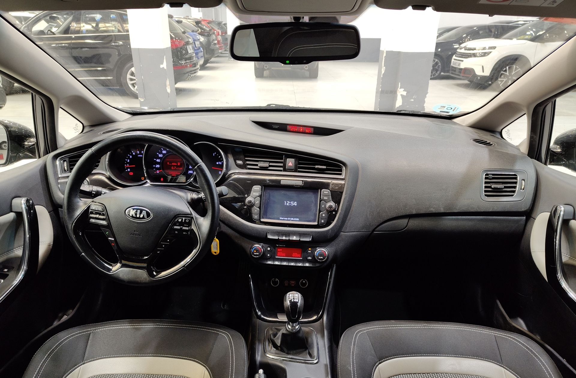Kia Ceed 1.6 CRDi VGT Eco-Dynamics Uefa Euro2016 - foto 6