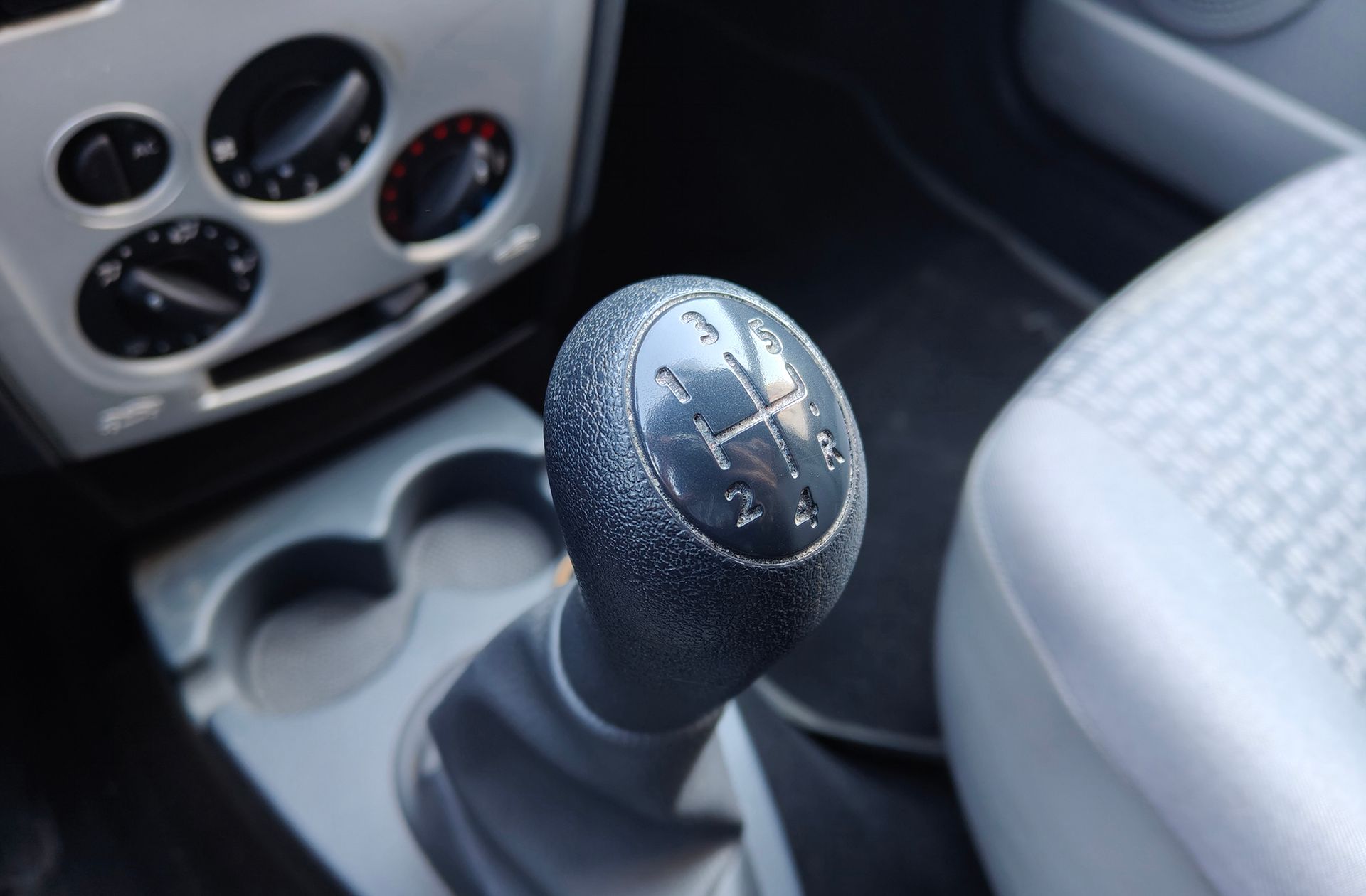 Dacia Logan 1.6 Break Laureate - foto 5