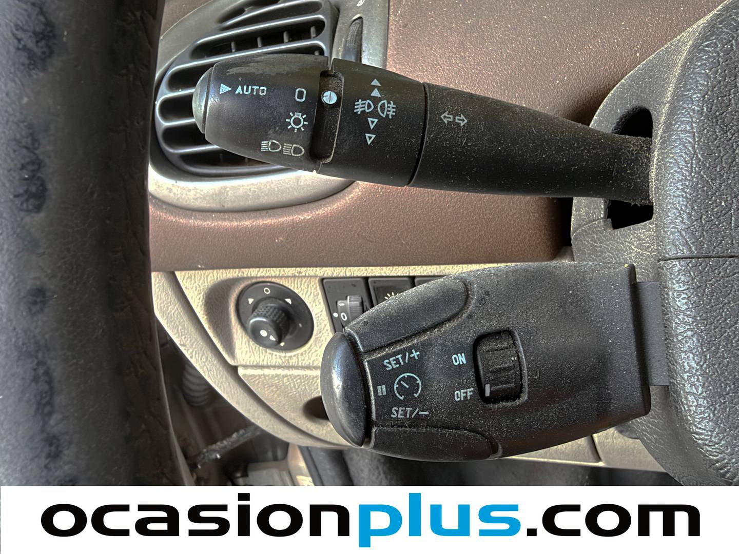 Extras y acabados del Citroën Xsara Picasso Citroën Xsara Picasso 2.0 HDI Exclusive (90 CV)