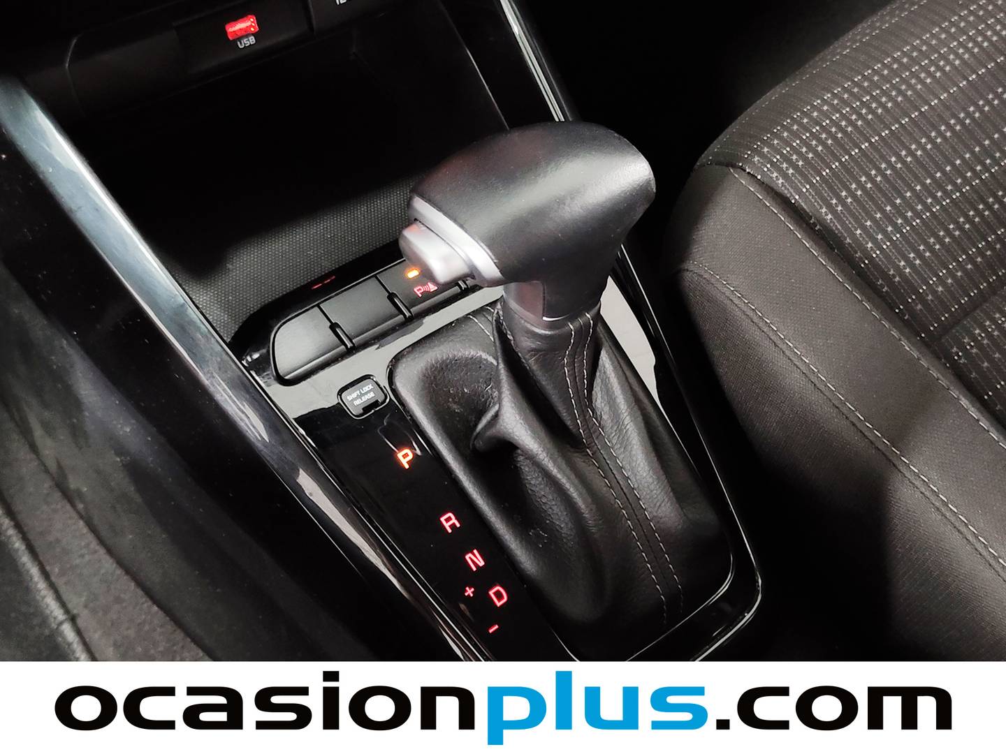 Foto KIA Stonic Kia Stonic 1.0 T-GDi MHEV Drive DCT (120 CV)