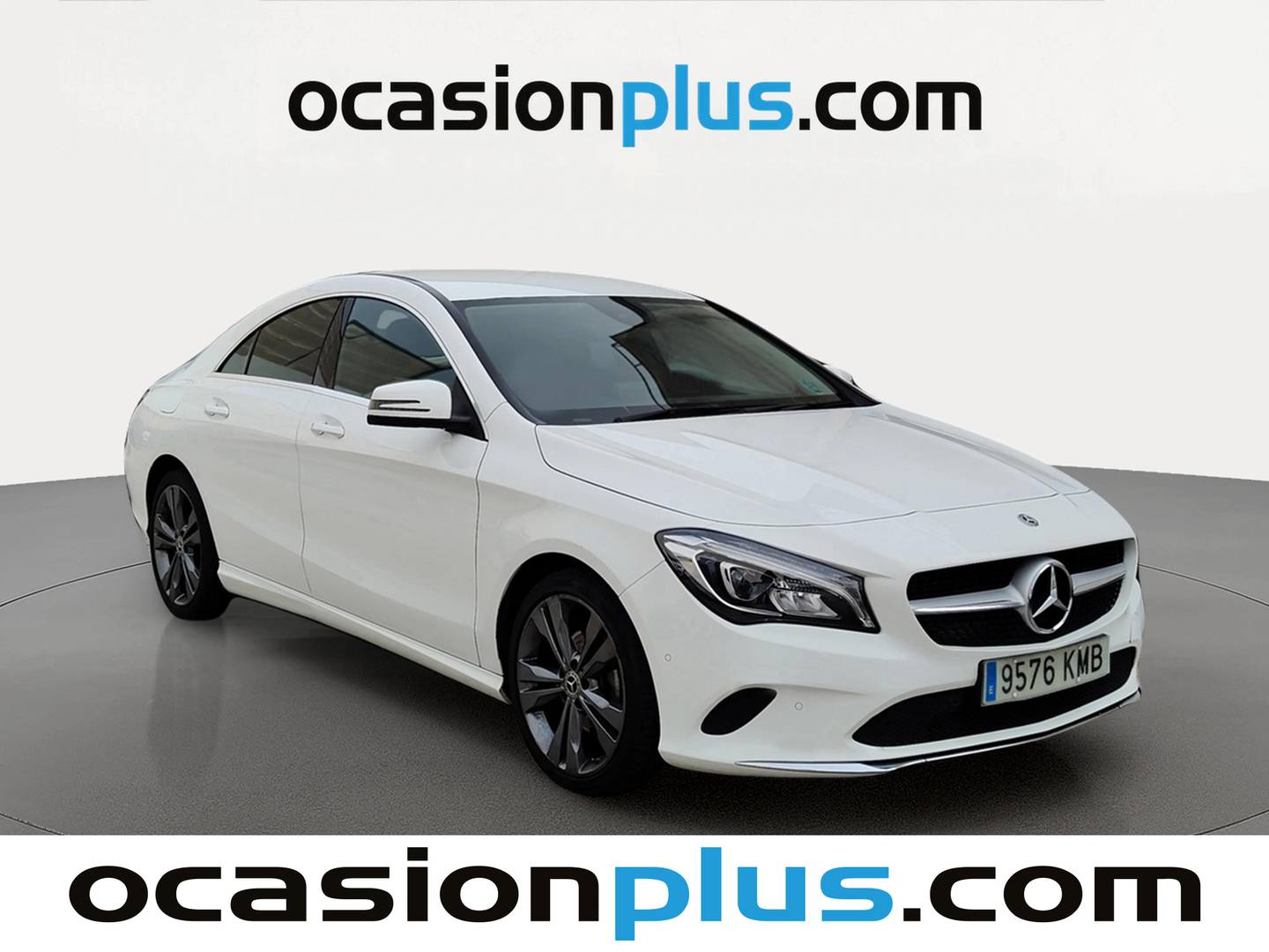 Foto delantera Mercedes CLA Mercedes-Benz CLA 180 (122 CV) derecha