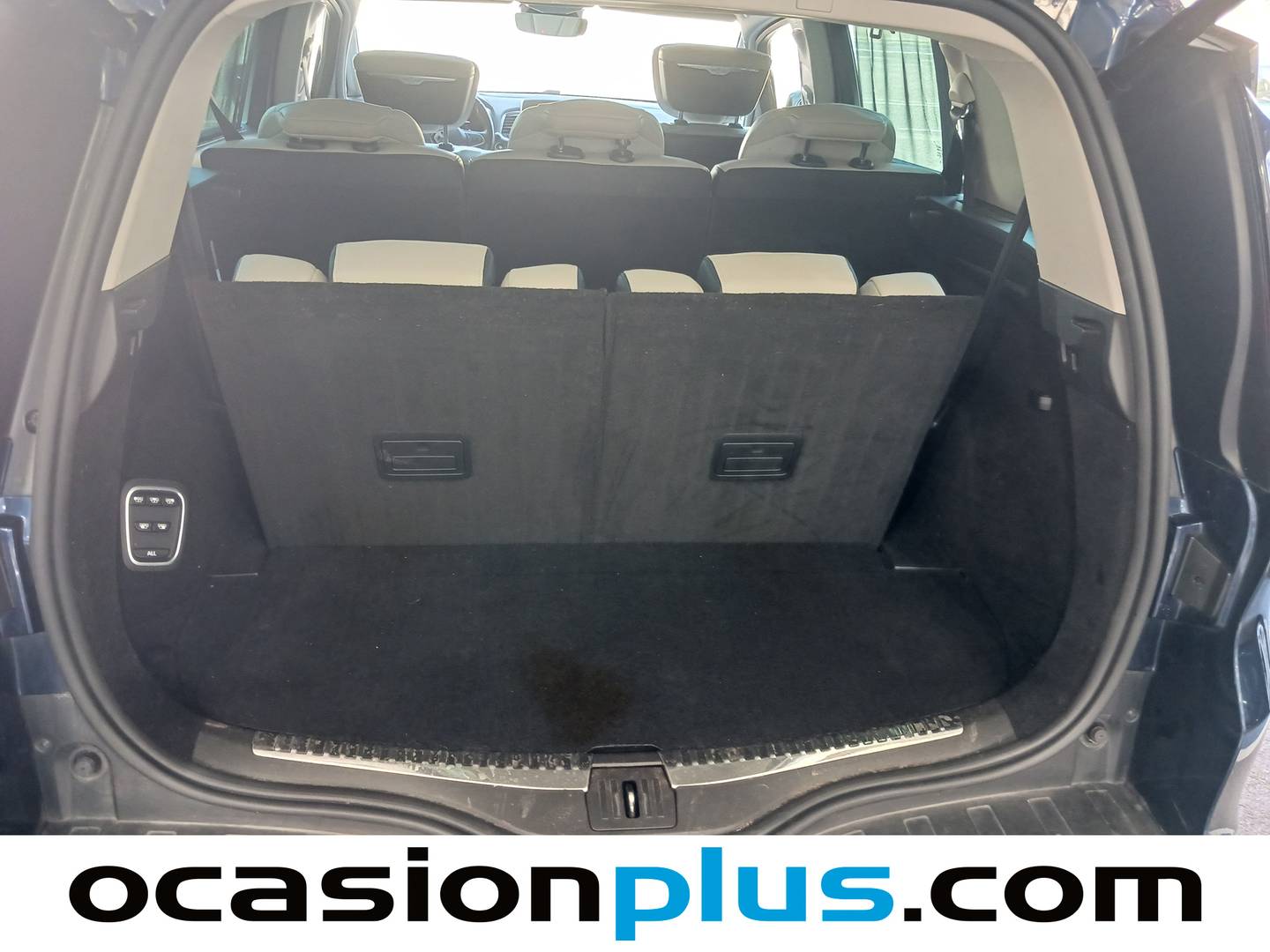 Foto Renault Espace Renault Espace Initiale Paris Blue dCi (200 CV) EDC 7 Plazas siete plazas