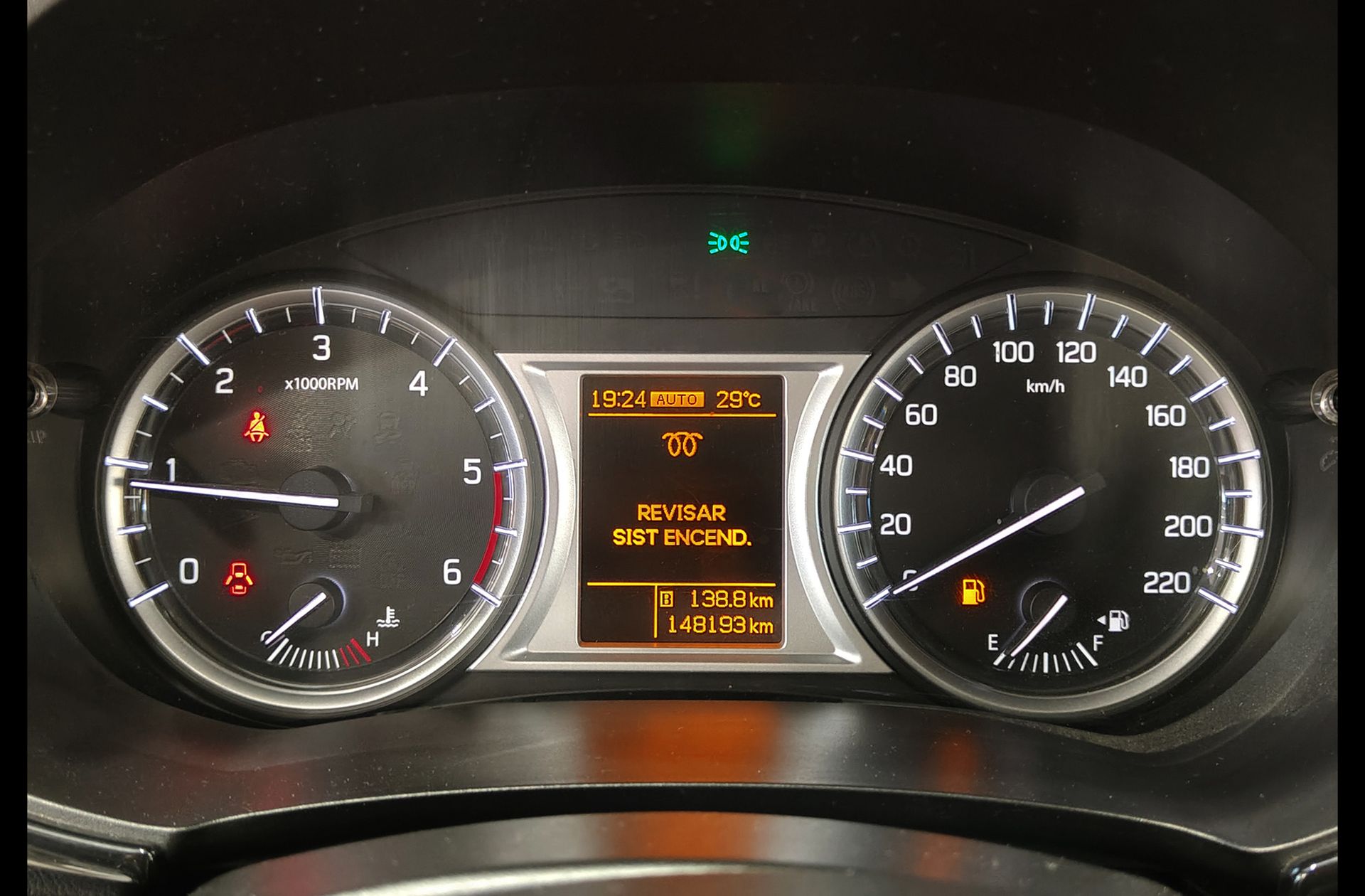 Suzuki Vitara 1.6 Ddis GLX 4WD - foto 27