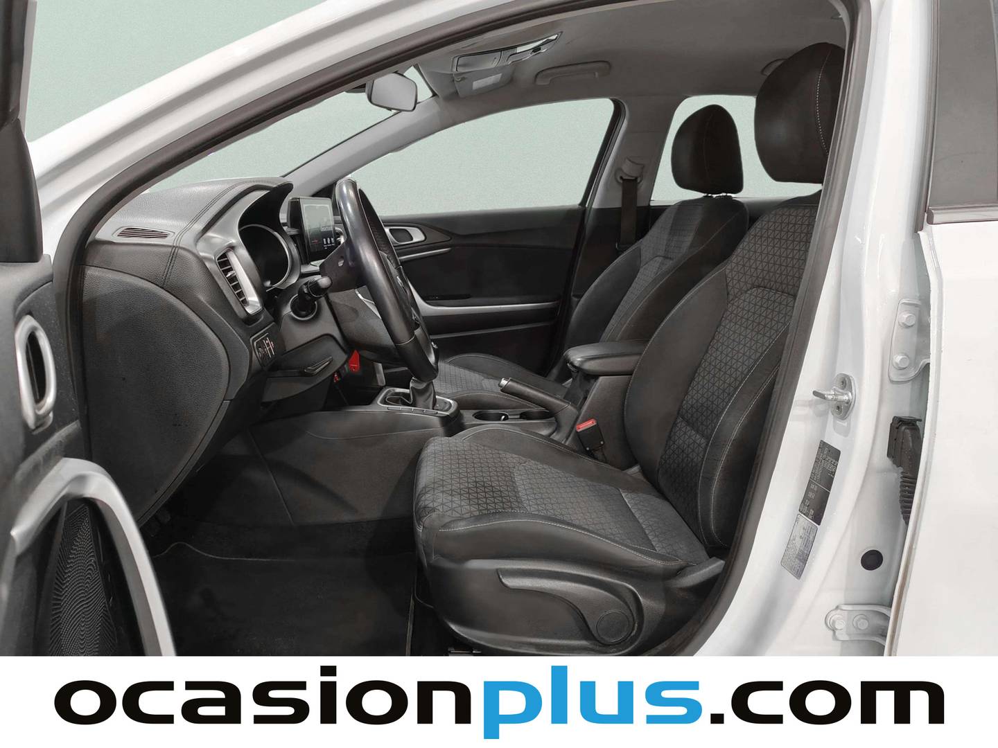 Foto asientos delanteros KIA Ceed KIA Ceed 1.4 CVVT Business (100 CV)