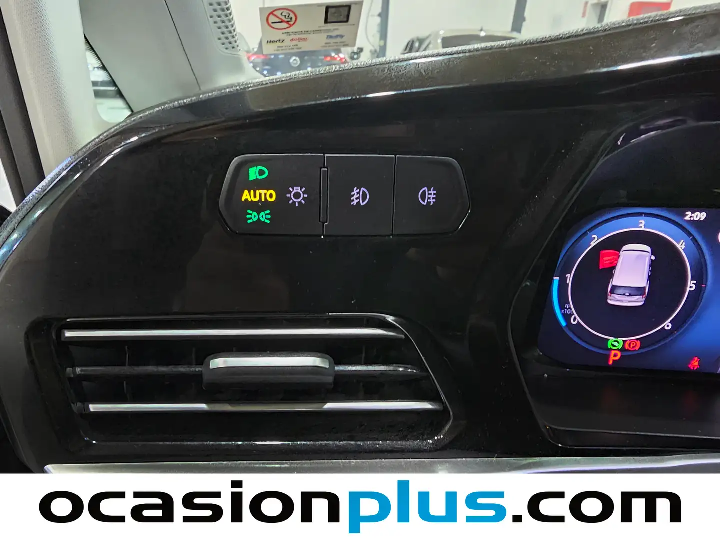 Foto Ford Tourneo Connect Ford Tourneo Connect 2.0 Ecoblue S&S Titanium Auto (122 CV)