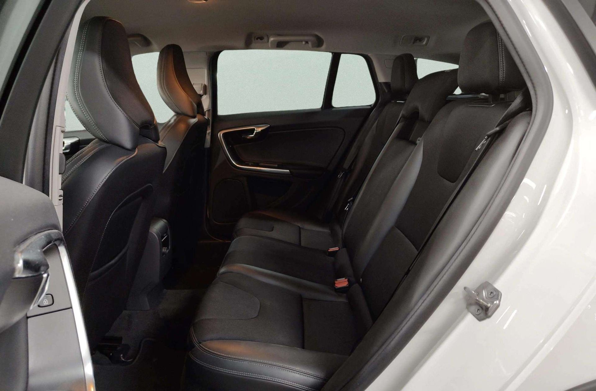 Volvo V60 D3 Kinetic - foto 14