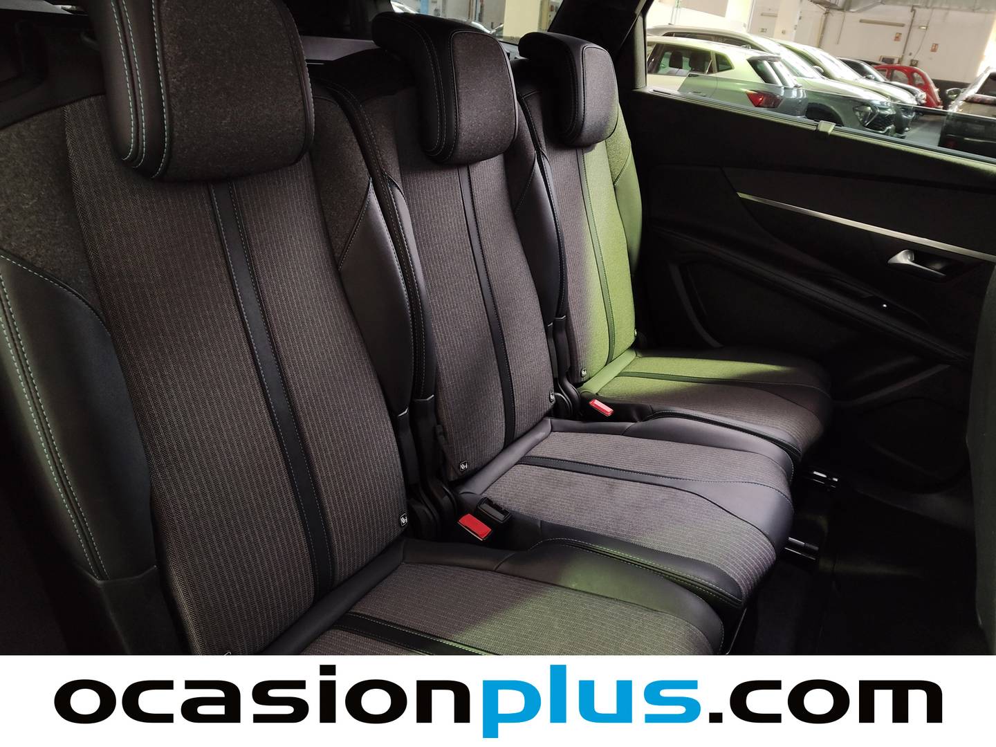 Foto asientos traseros Peugeot 5008 Peugeot 5008 PureTech 130 S&S Allure Pack EAT8 7 Plazas (130 CV)