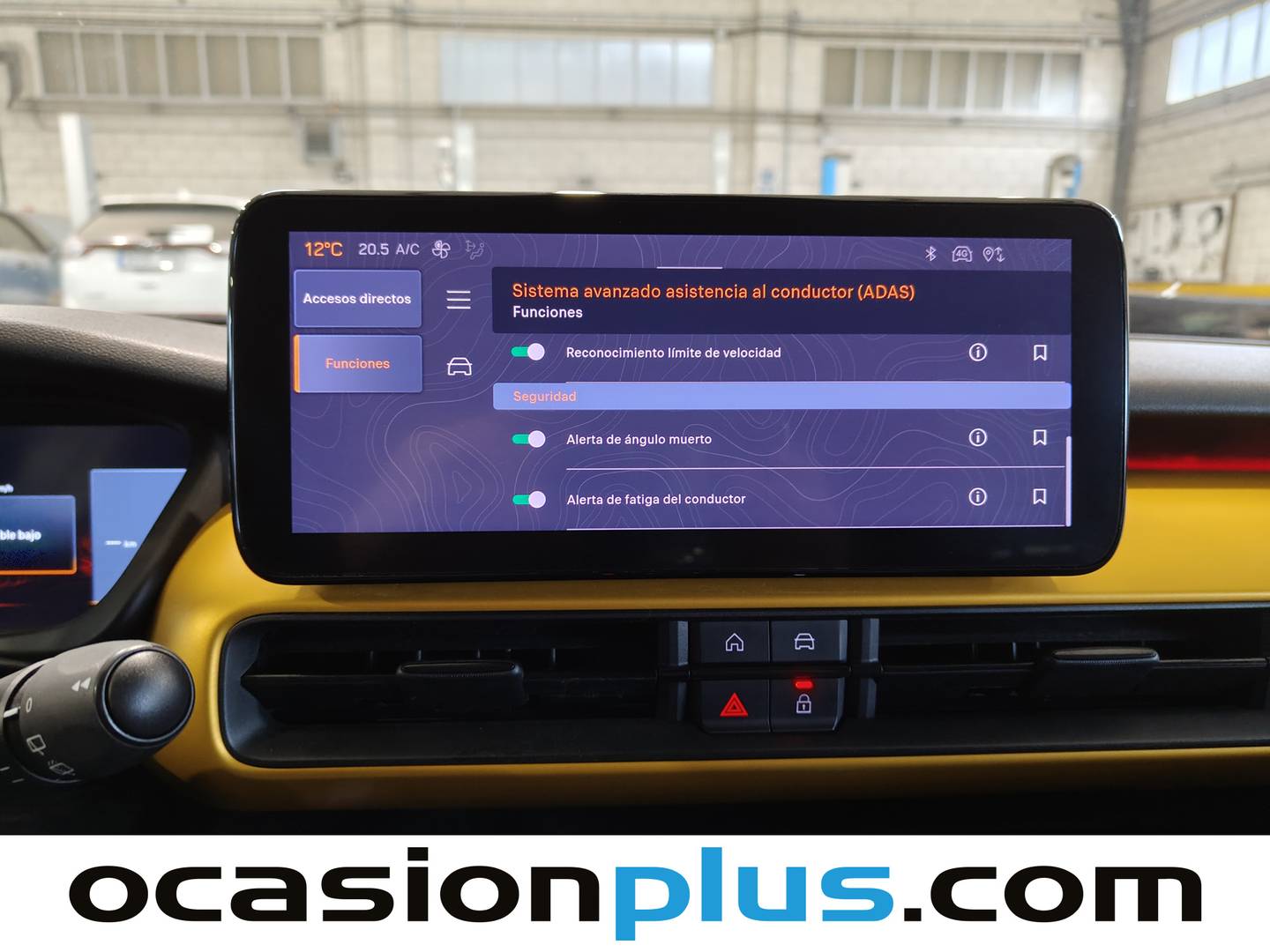 Foto Jeep Avenger Jeep Avenger 1.2 G Summit (100 CV)