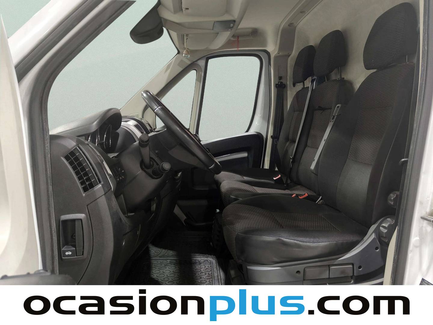 Foto asientos delanteros Opel Movano Opel Movano Furgón BlueHDi 140 Edition L2H2 (140 CV) 3.500