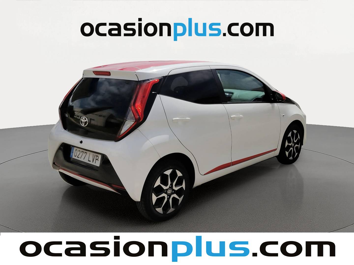 Foto trasera Toyota Aygo Toyota Aygo 1.0 70 x-play (72 CV) derecha