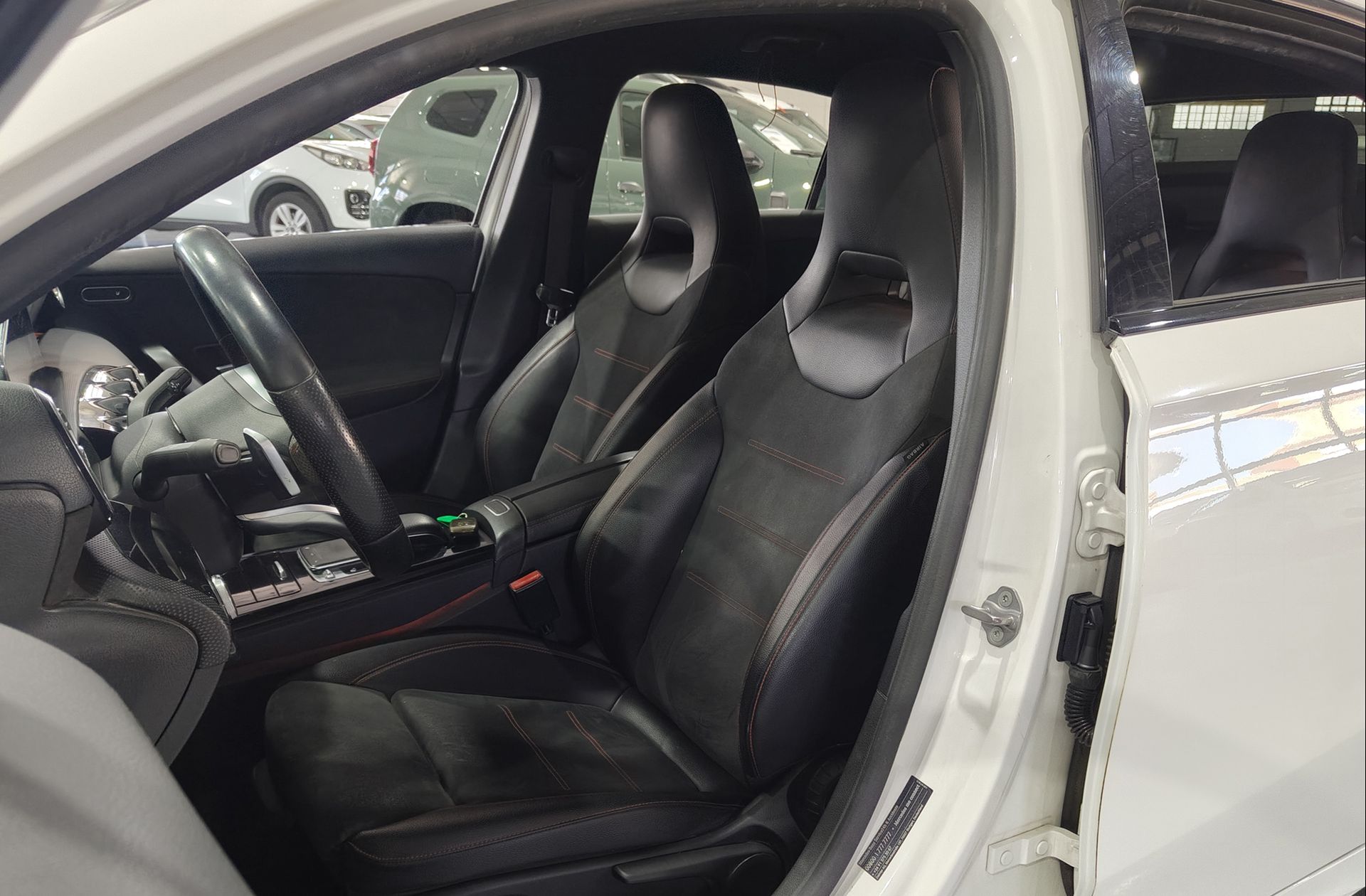 Mercedes-Benz Clase A 220 d Pack AMG - foto 13