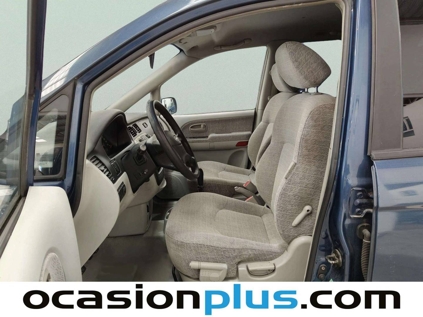 Foto asientos delanteros Hyundai Trajet Hyundai Trajet 2.0 16v CVVT GLS 7 Plazas 104 kW (141 CV)