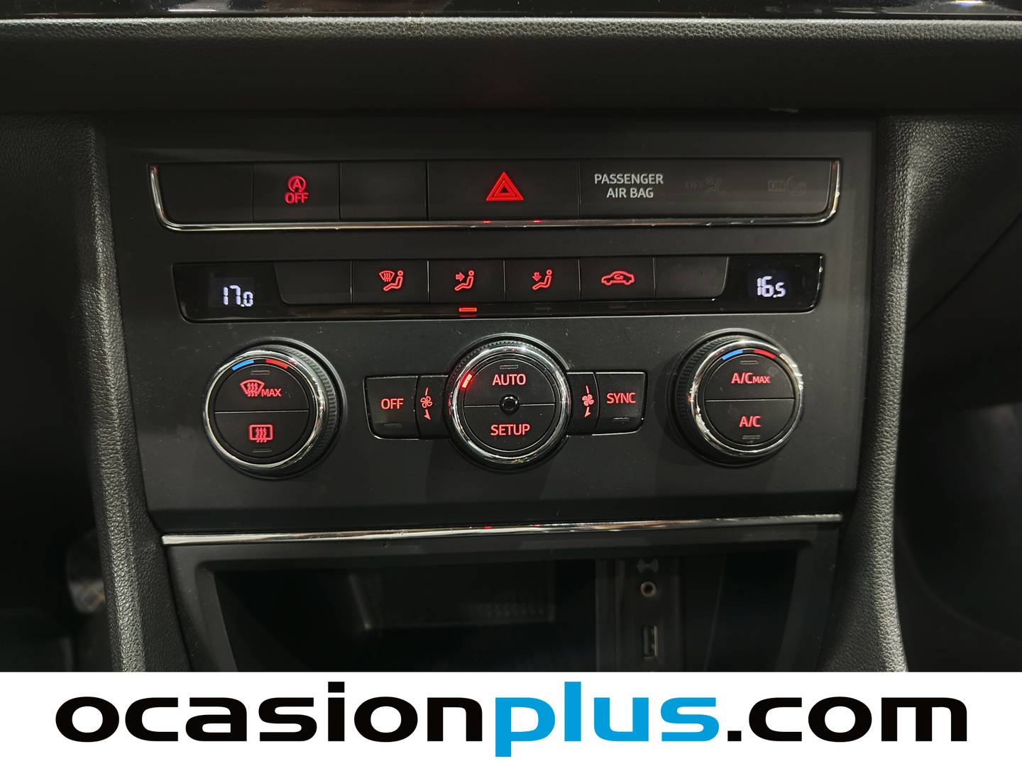 Equipamiento del Seat León SEAT León ST ST 1.6 TDI S&S Reference (110 CV)