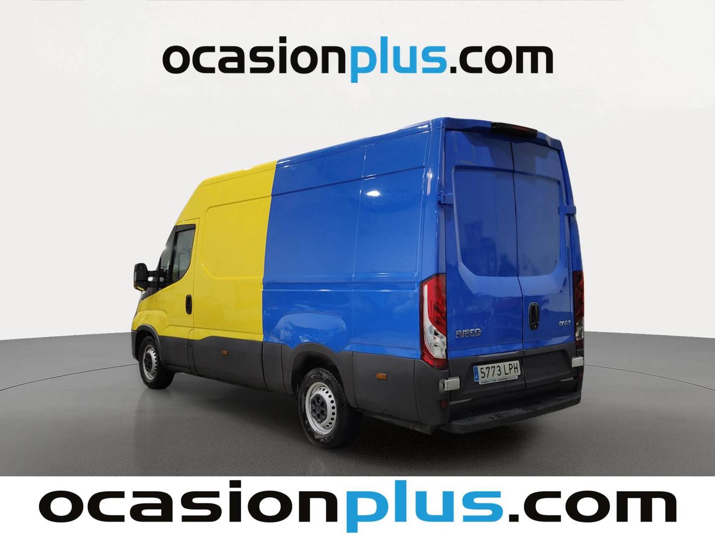 Foto trasera Iveco Daily Iveco Daily 2.3 TD 35S 16 V 3520L/H2 (156 CV) izquierda