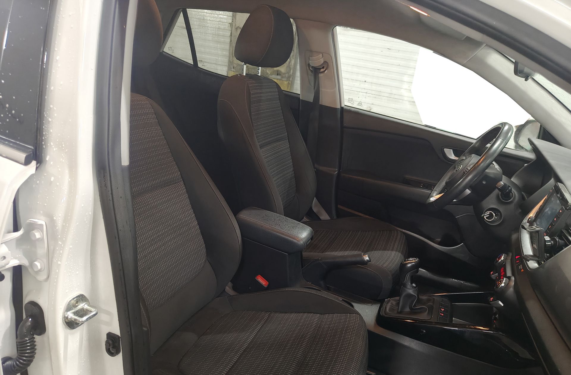 Kia Stonic 1.6 CRDi VGT Drive - foto 15