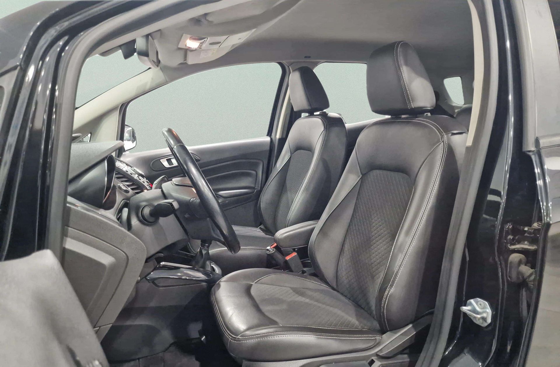 Ford EcoSport 1.5 TDCi Titanium - foto 10